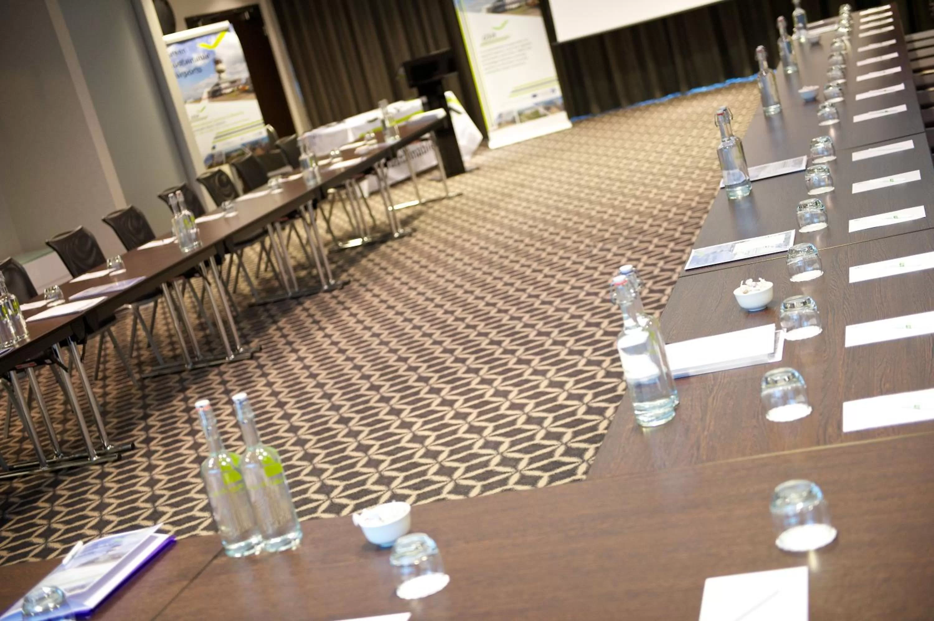 Meeting/conference room in Holiday Inn Southend by IHG