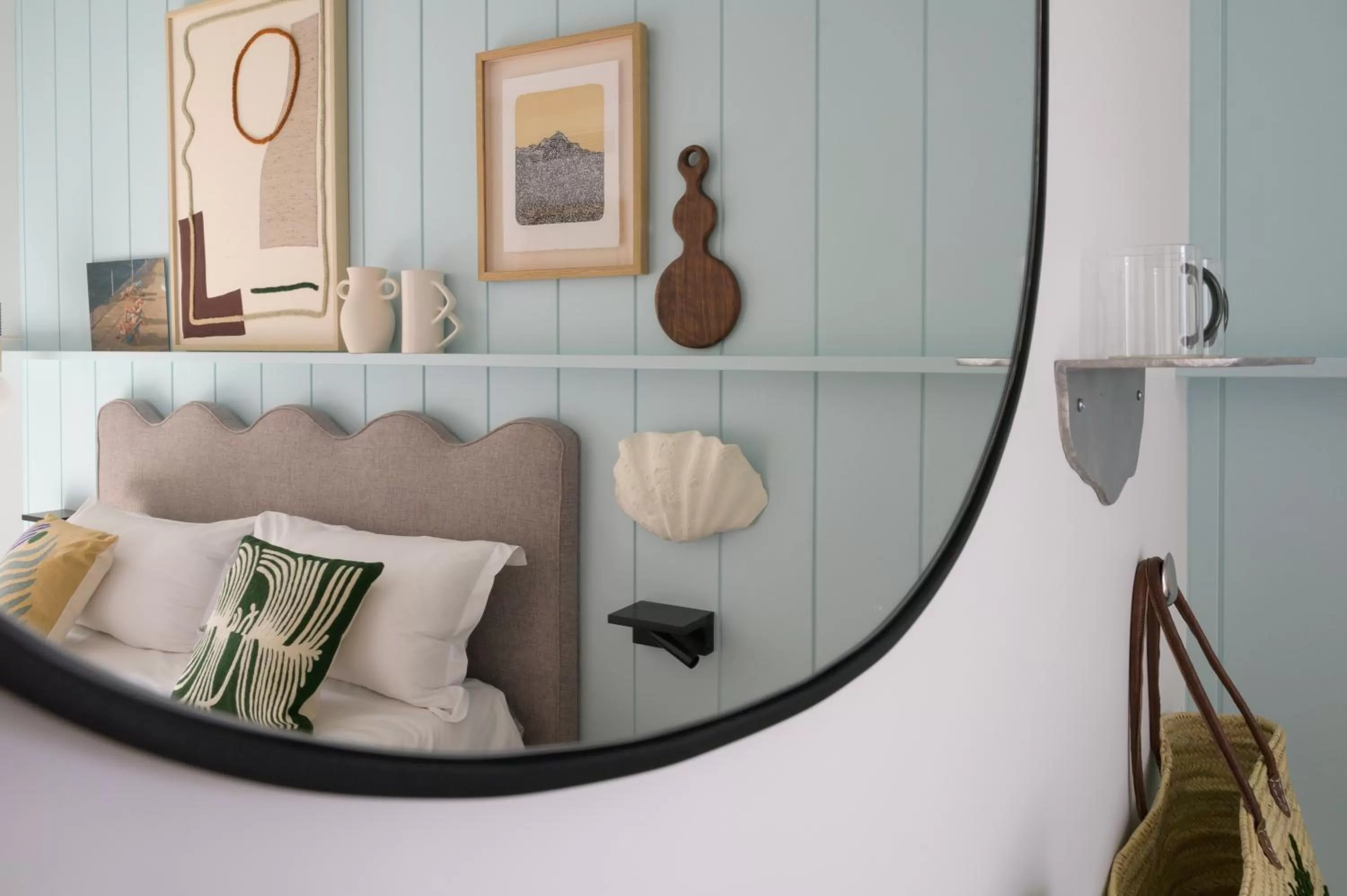 Patio, Bed in Hôtel de La Plage