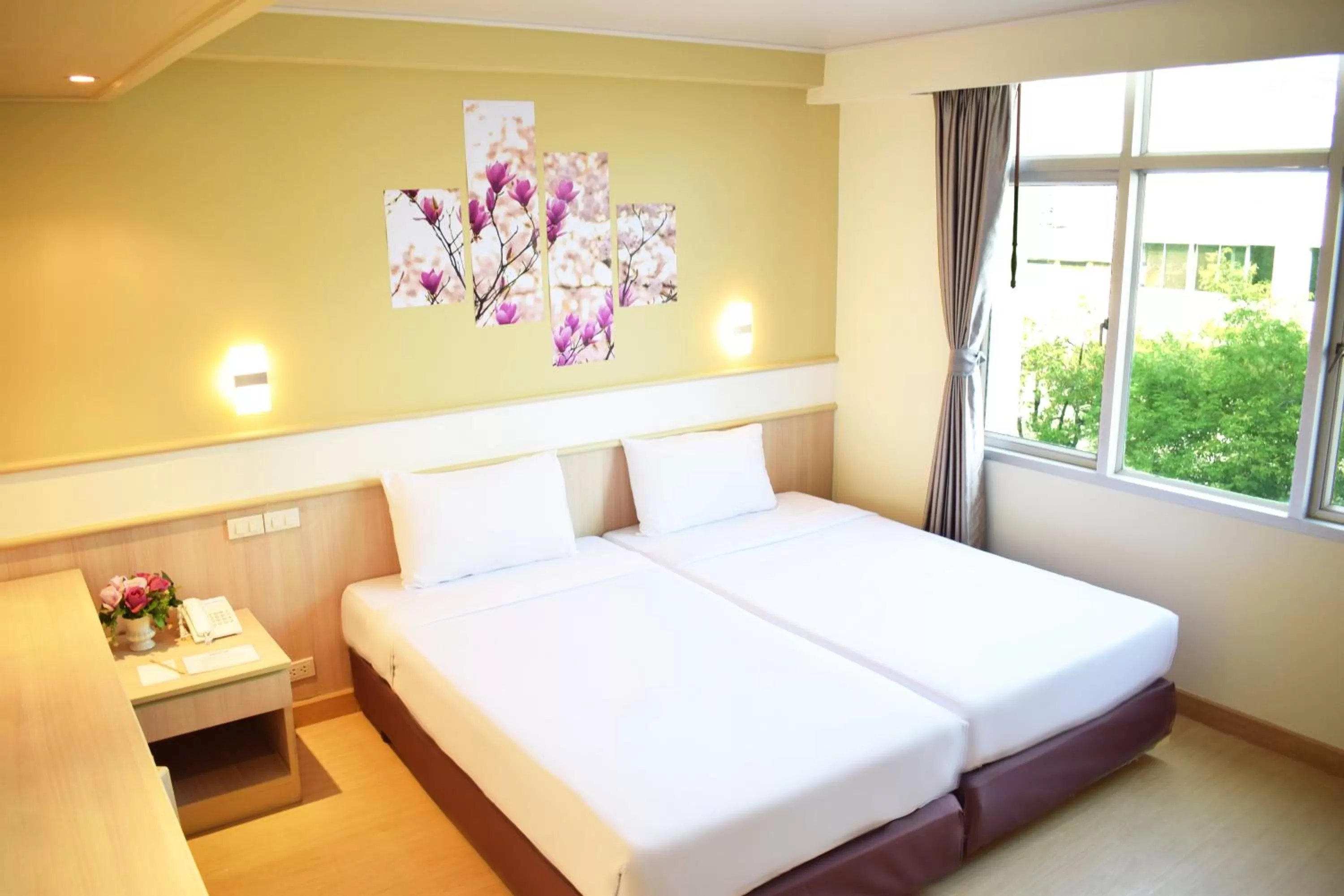 Bed in Trang Hotel Bangkok - SHA Plus