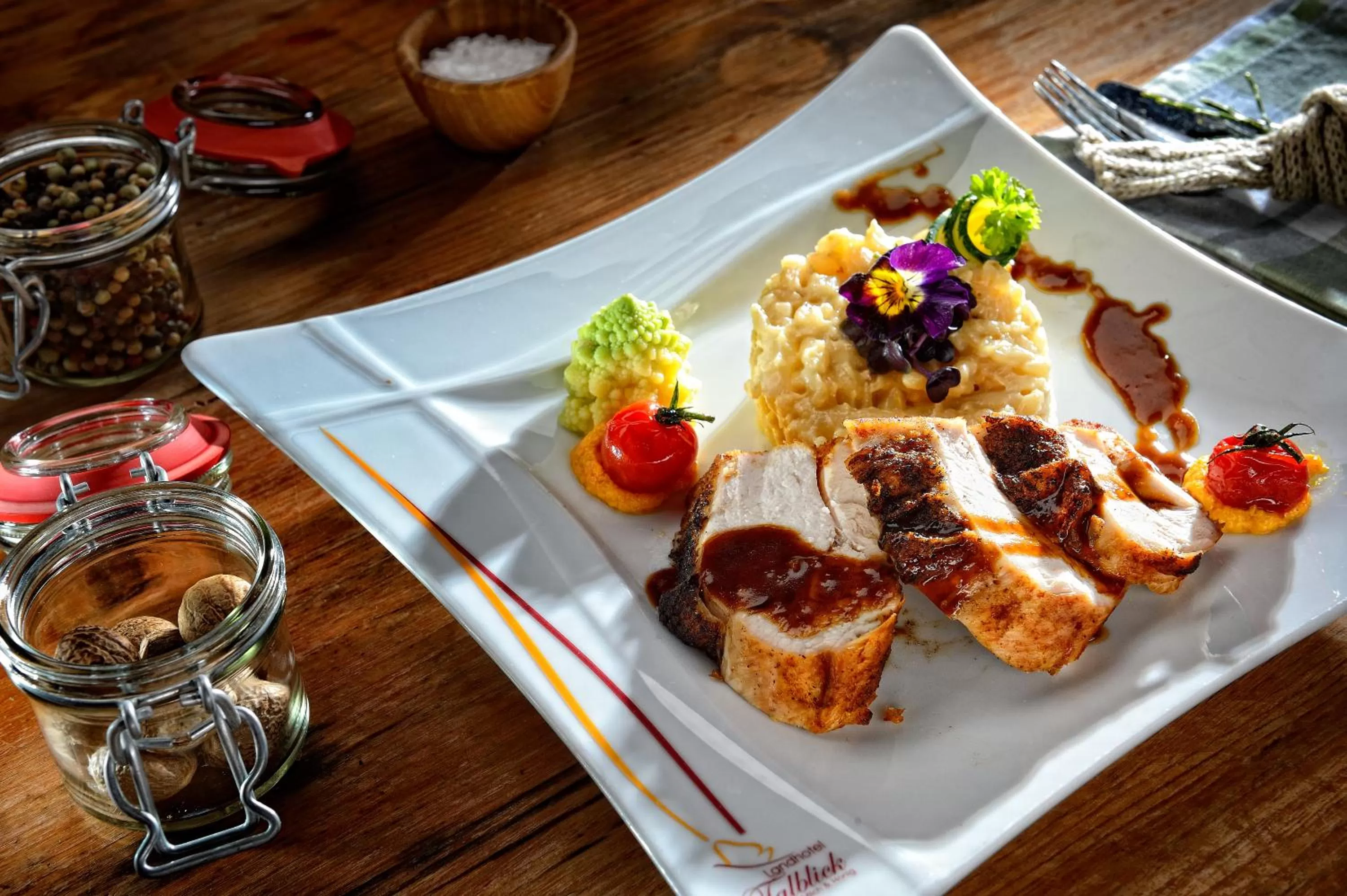 Restaurant/places to eat in Landhotel Talblick