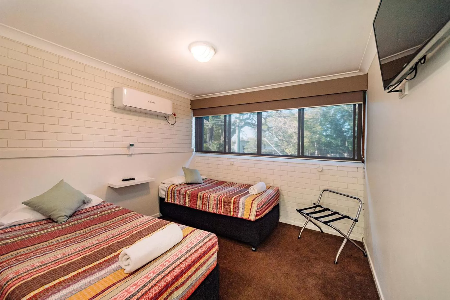 TV and multimedia, Bed in Fitzroy Motor Inn