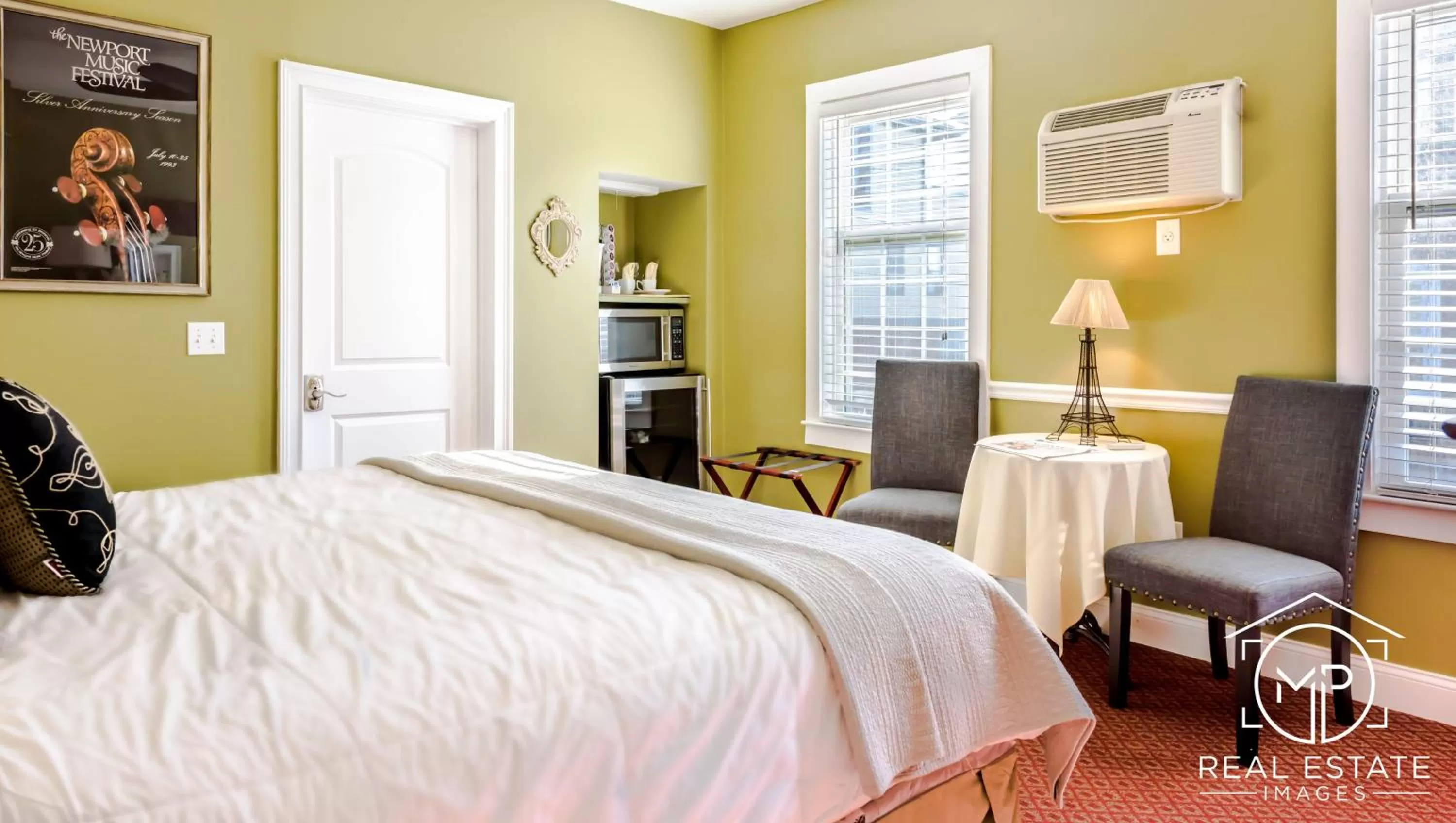 Photo of the whole room in Bouchard Restaurant & Inn