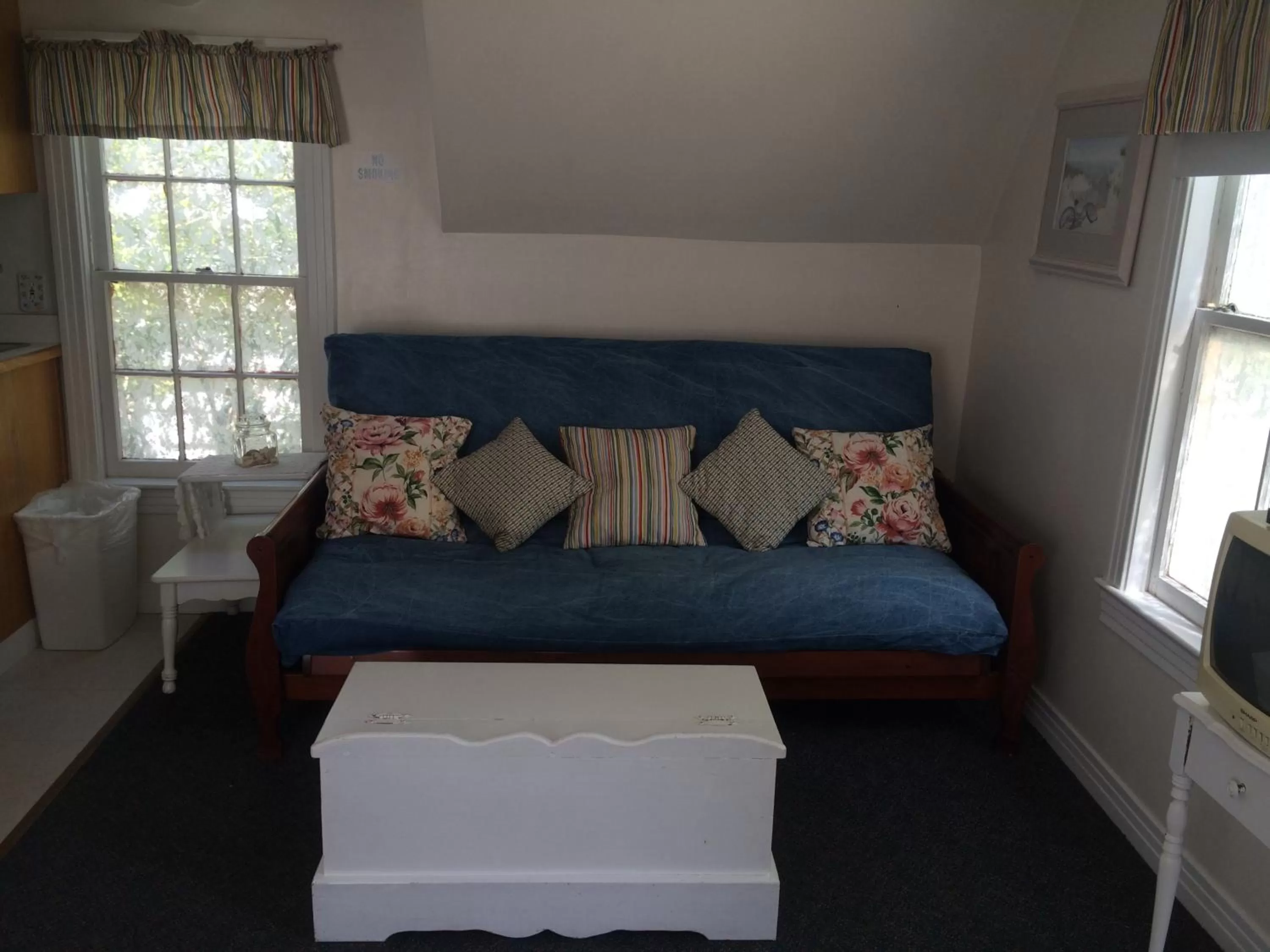 Living room, Seating Area in Angie's Guest Cottage