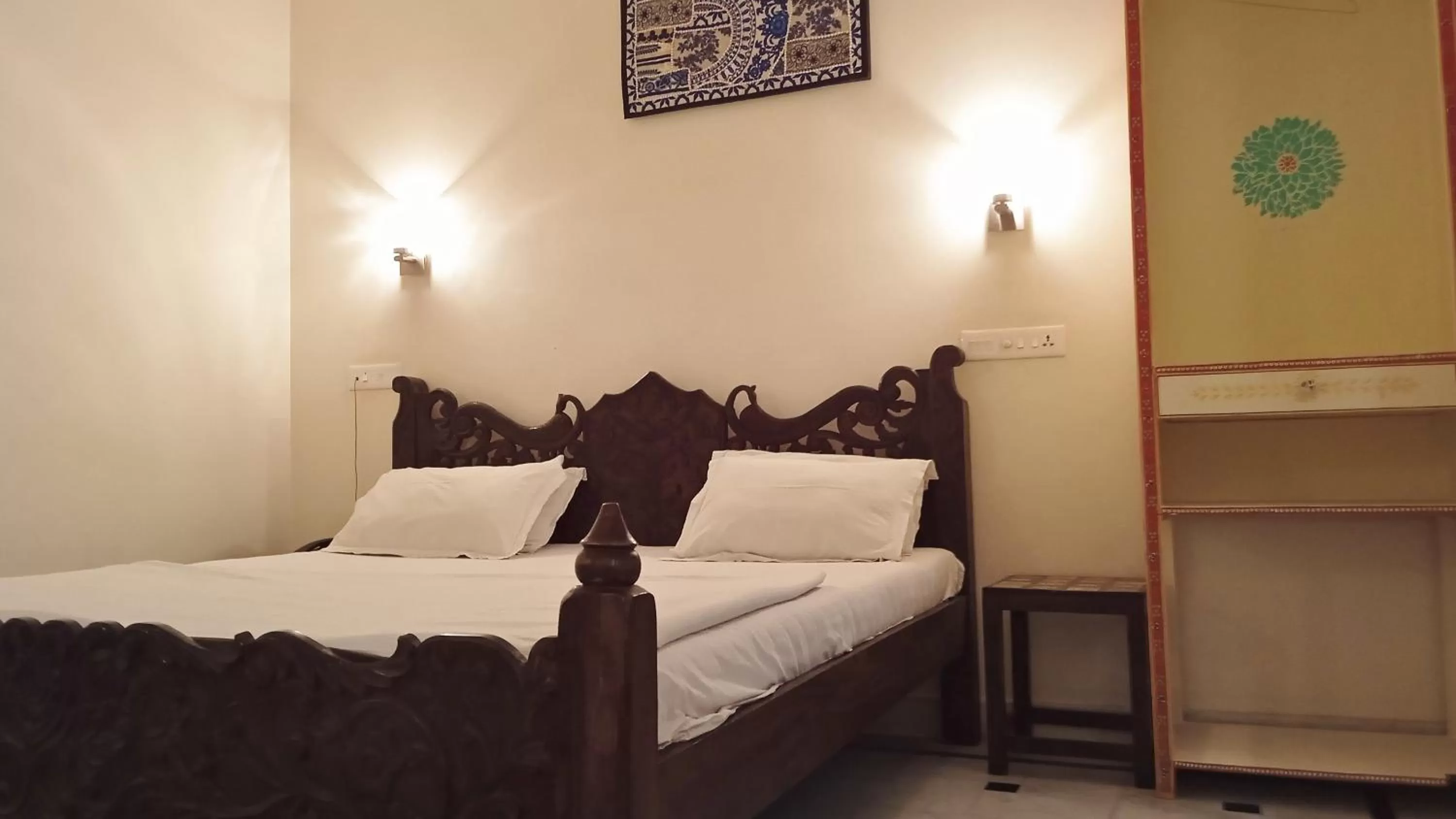 Bed in Rigmor haveli