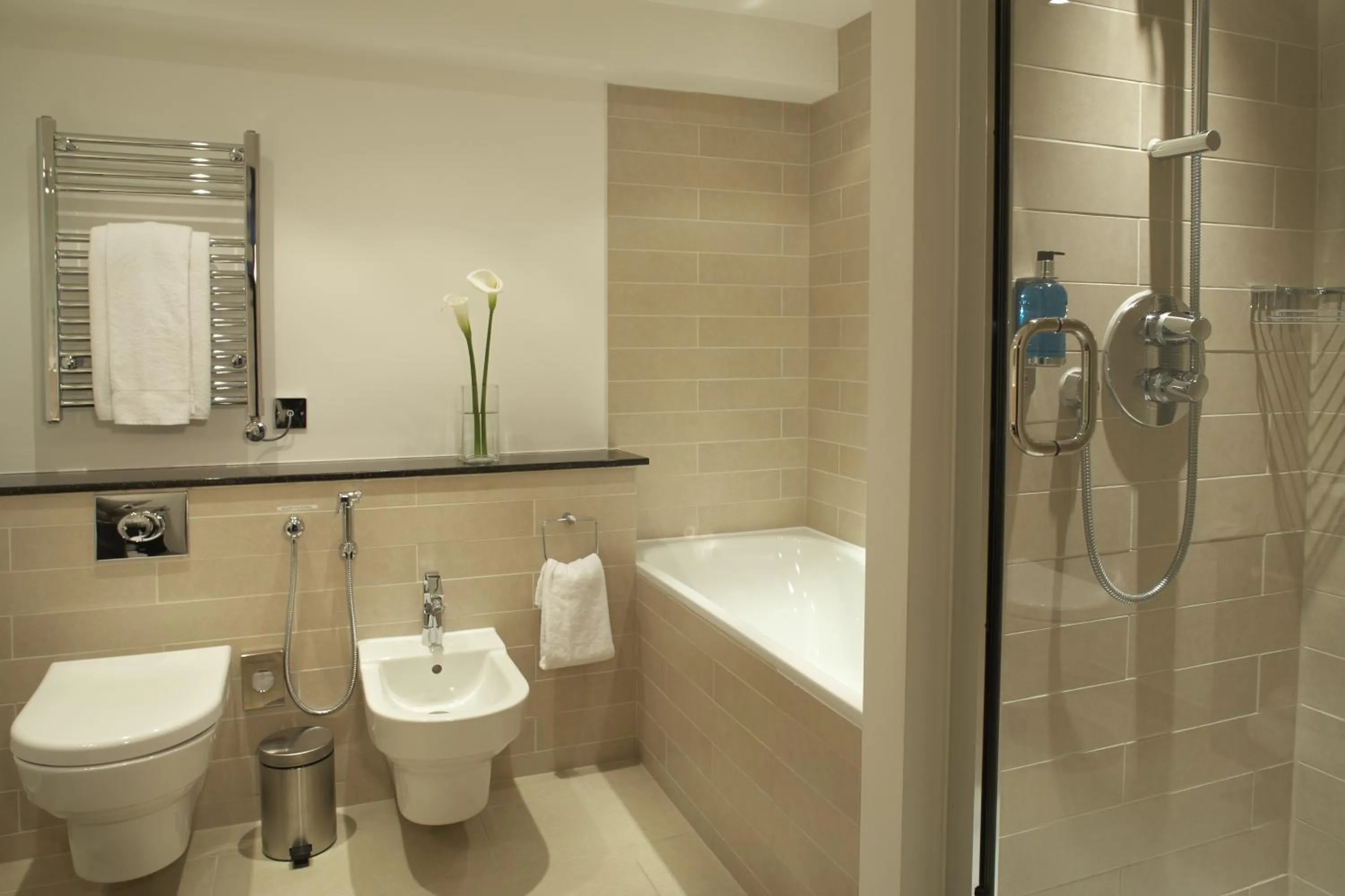 Shower in Beaufort House - Knightsbridge