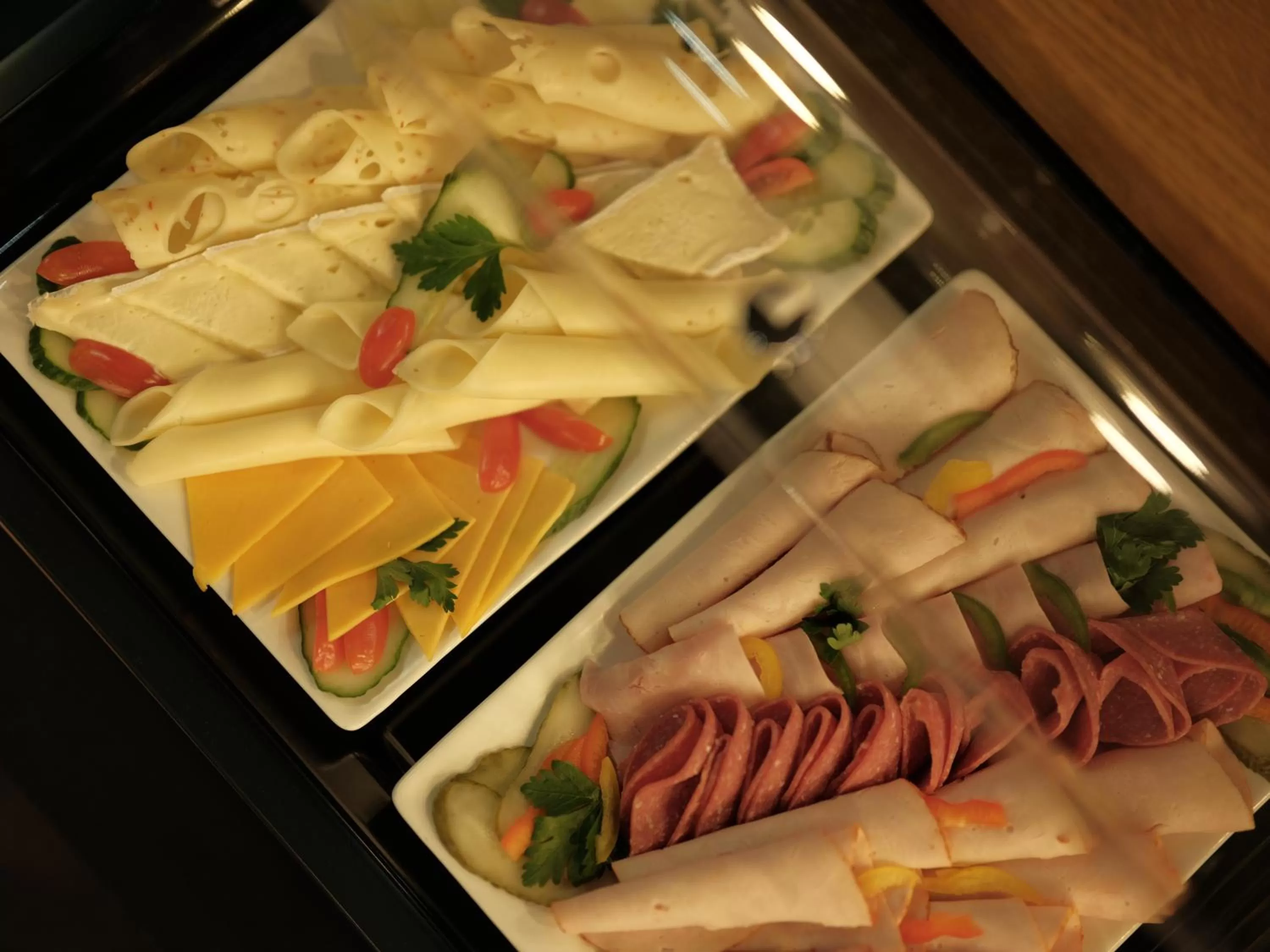 Food and drinks in THE ROOMS - Hotel & House