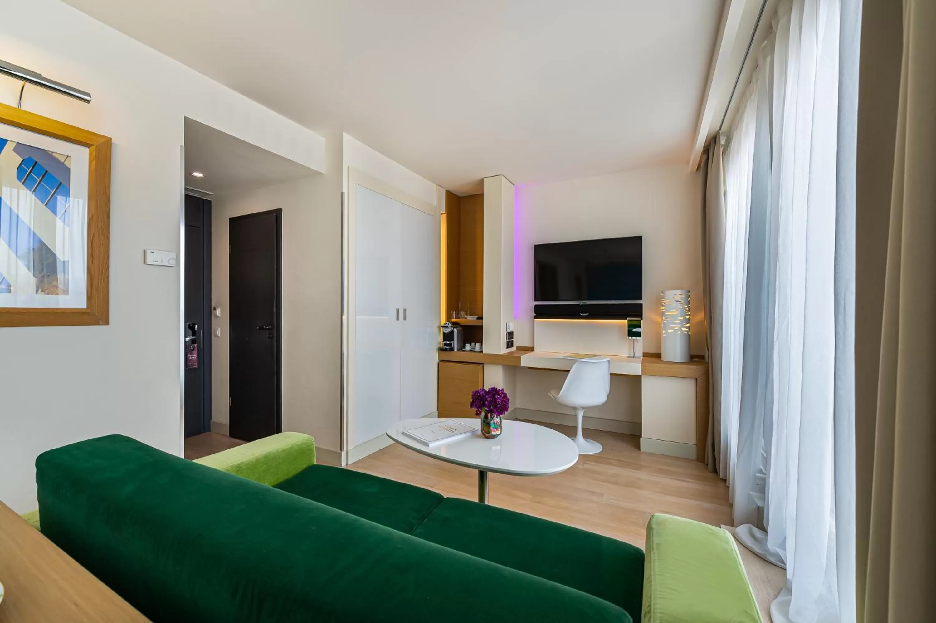 TV and multimedia in N’vY Manotel