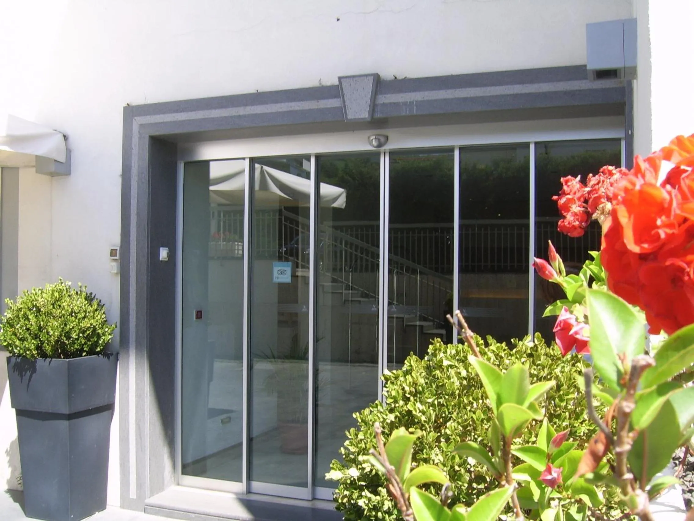 Facade/entrance in Suites & Residence Hotel