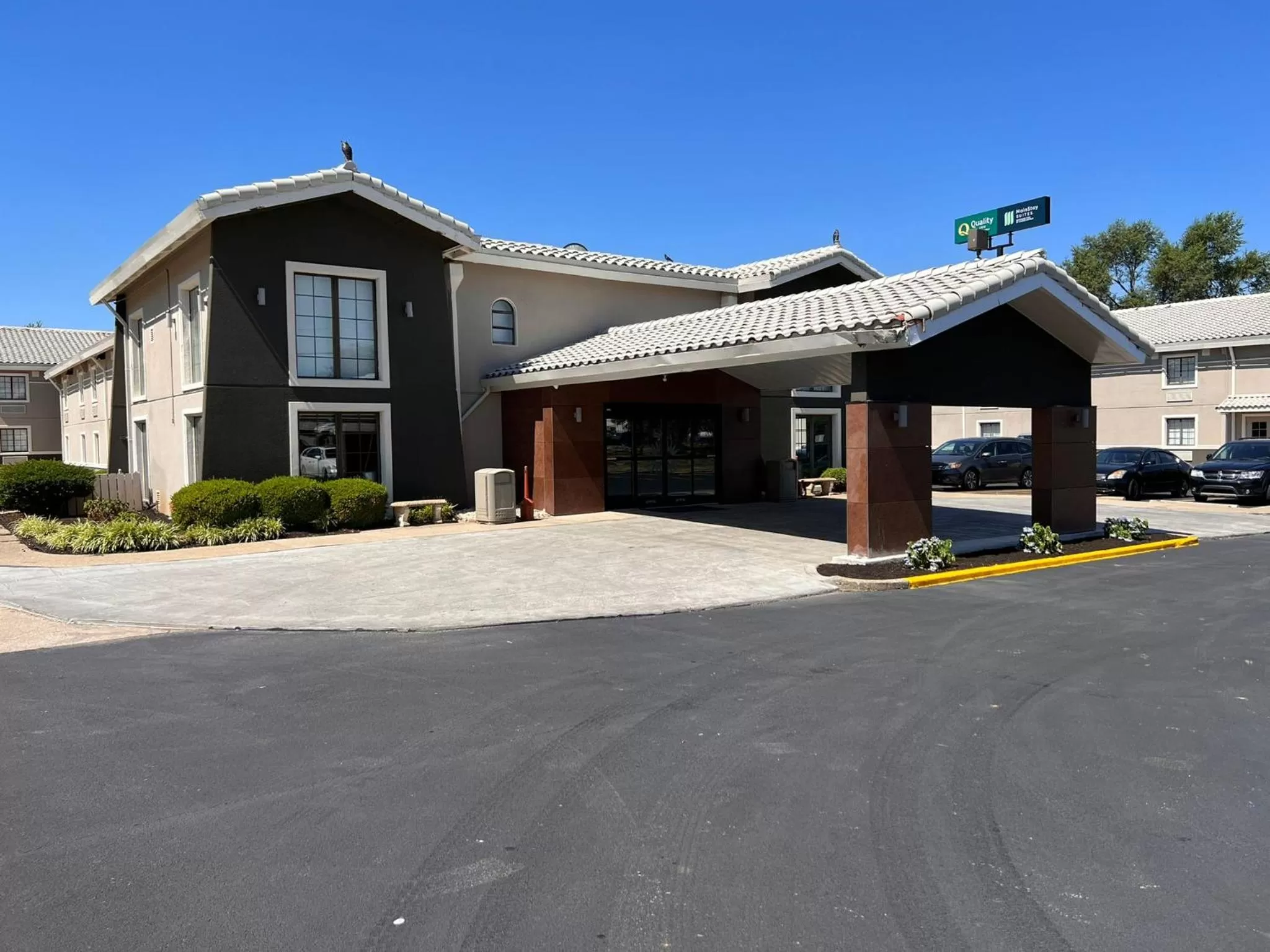 Property building in La Quinta Inn Lexington-Horse Park