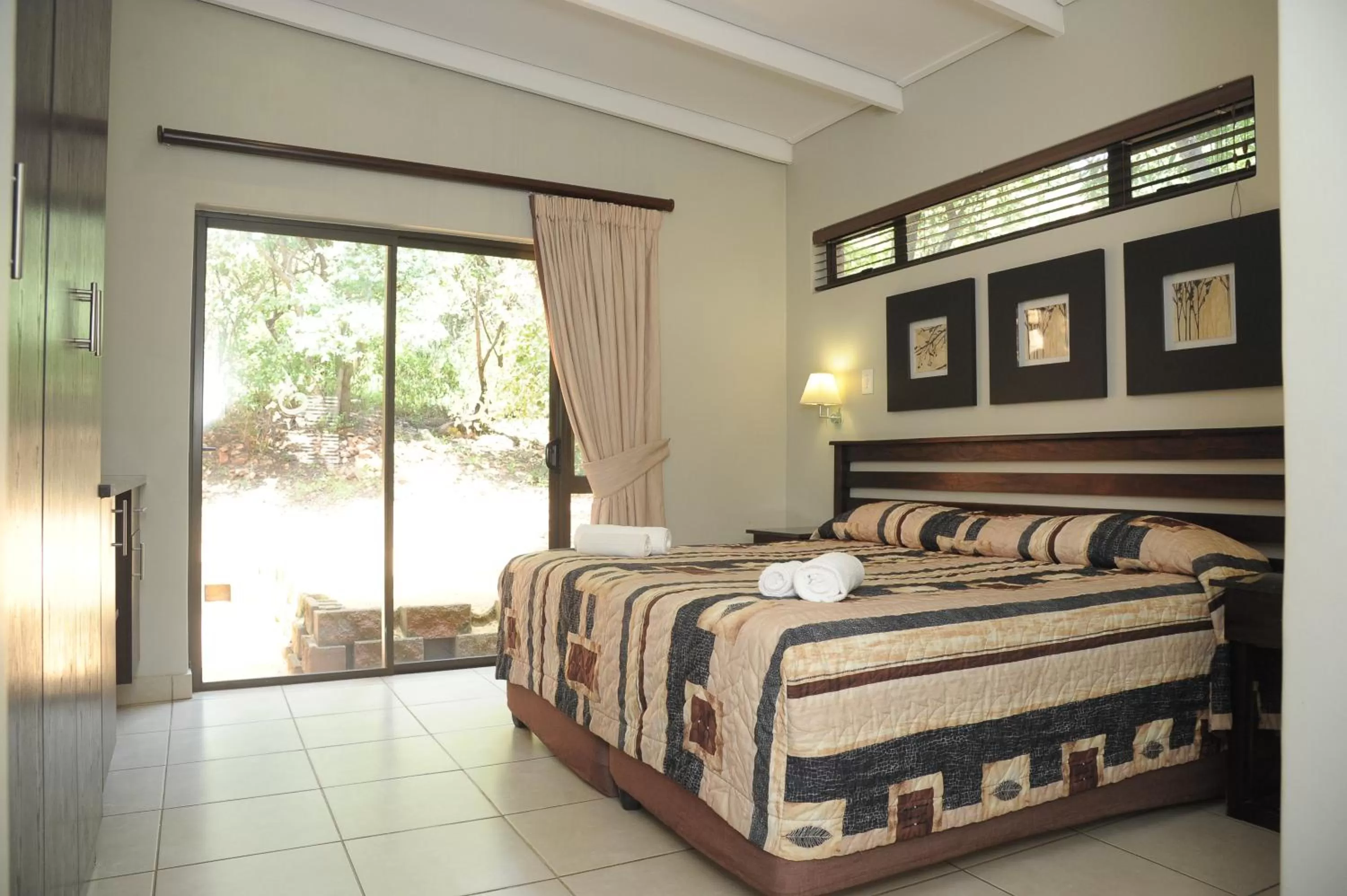 Bedroom, Bed in ATKV Buffelspoort