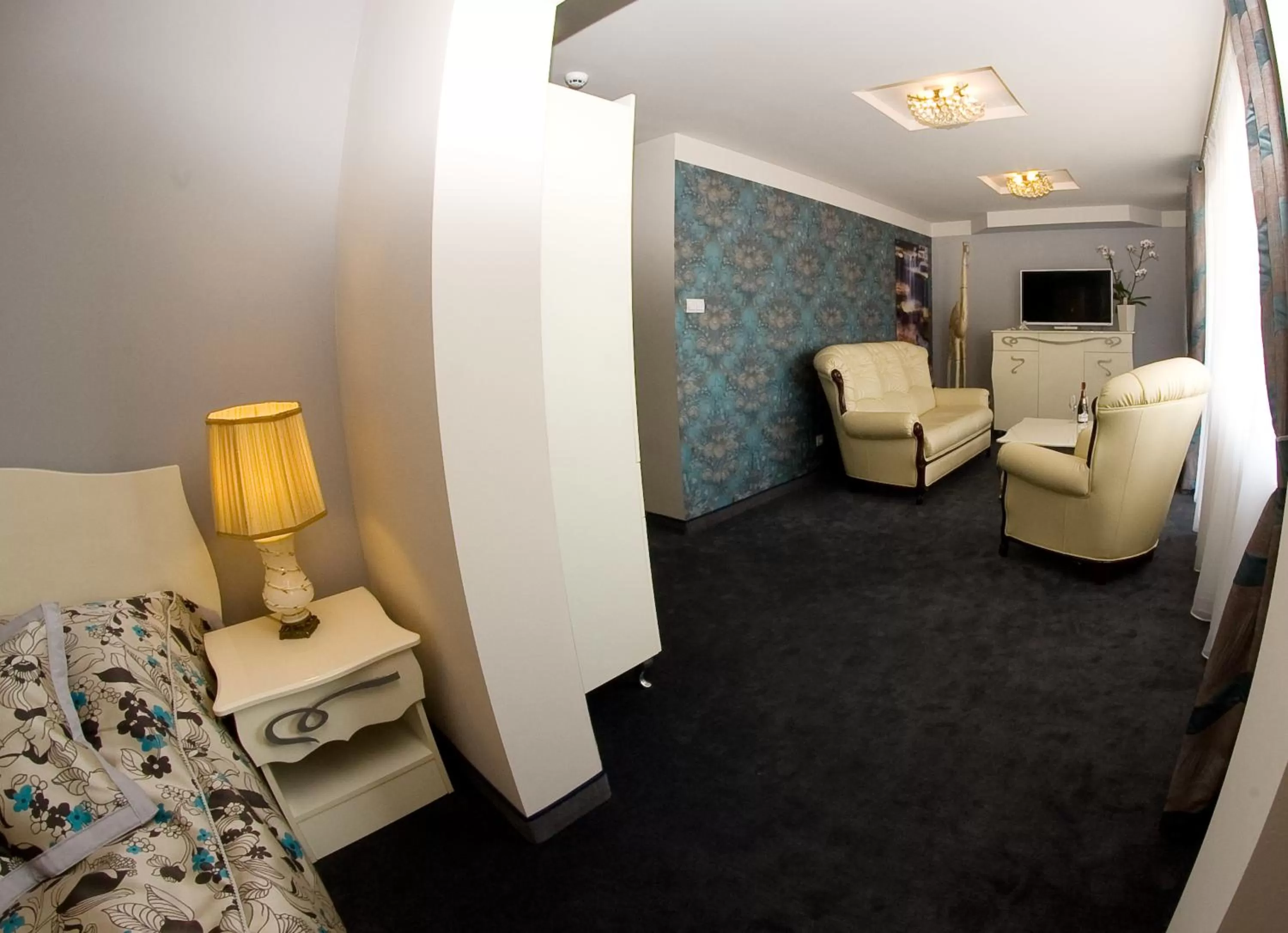 Seating area, Bed in Hotel Imperium