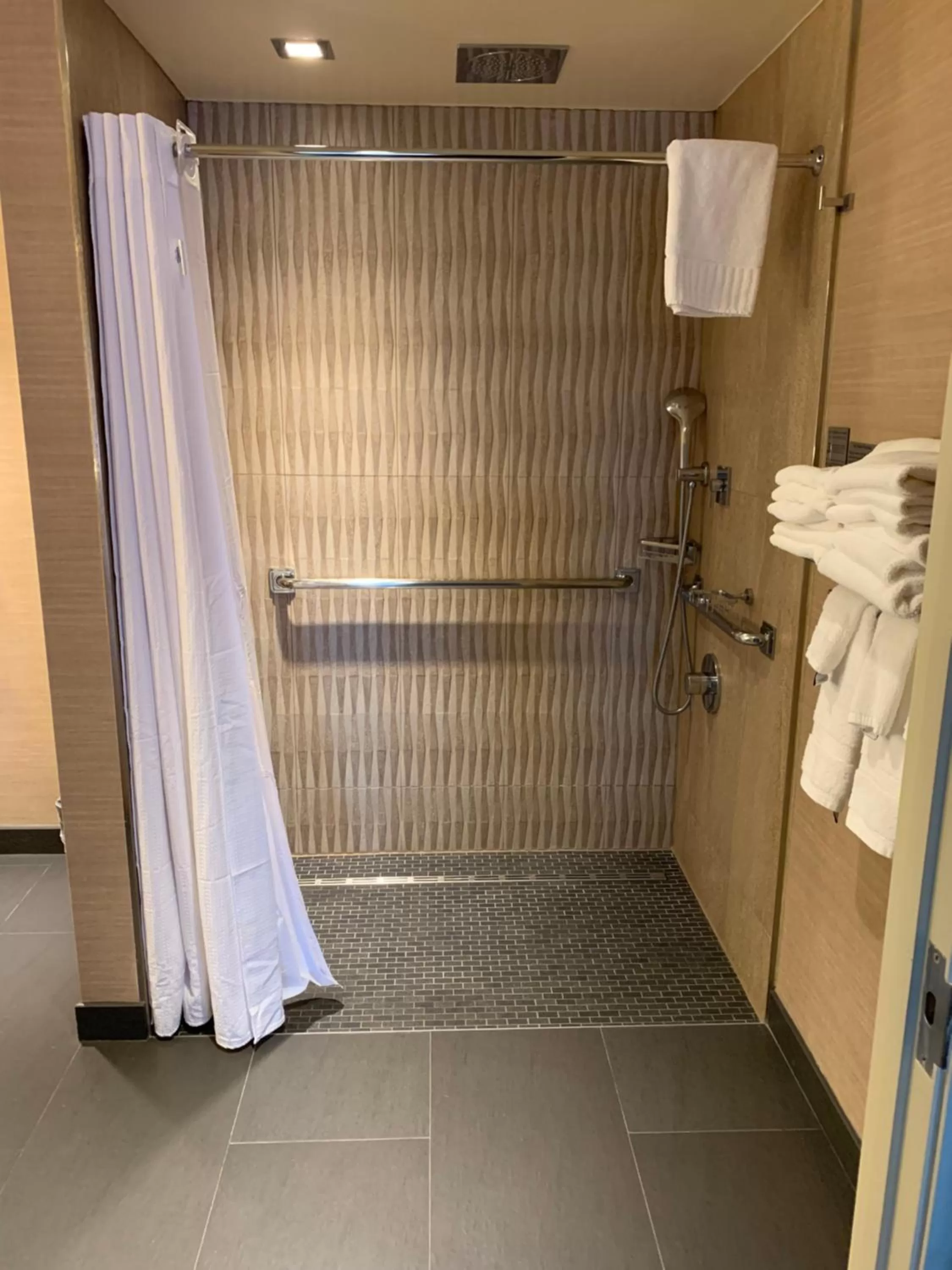 Bathroom in Hotel Strata