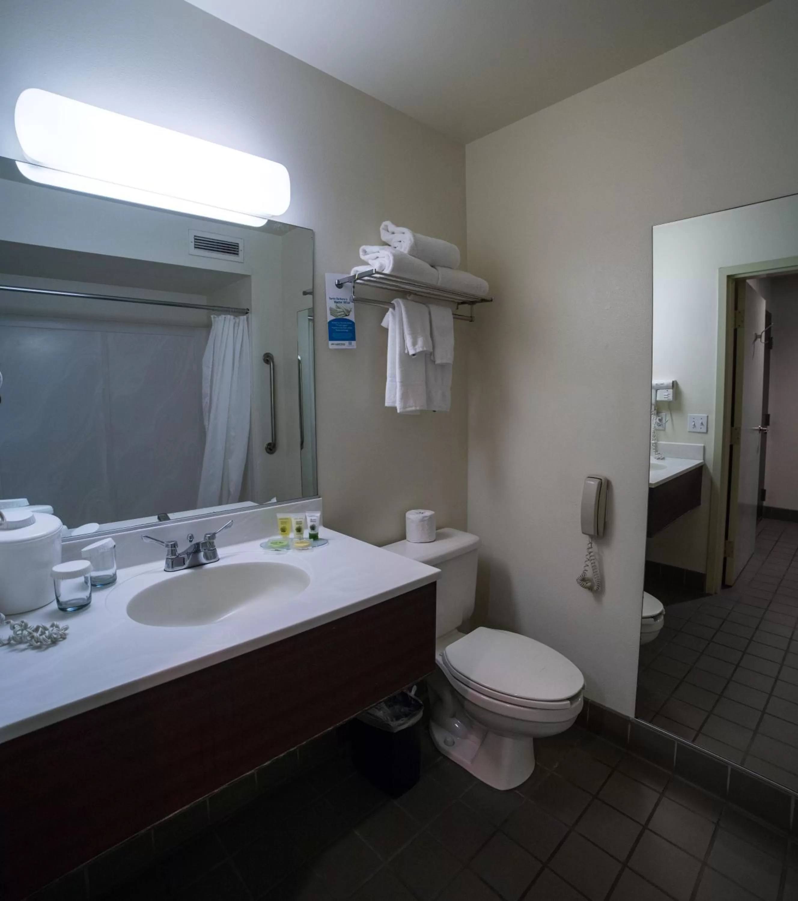 Bathroom in Lemon Tree Inn