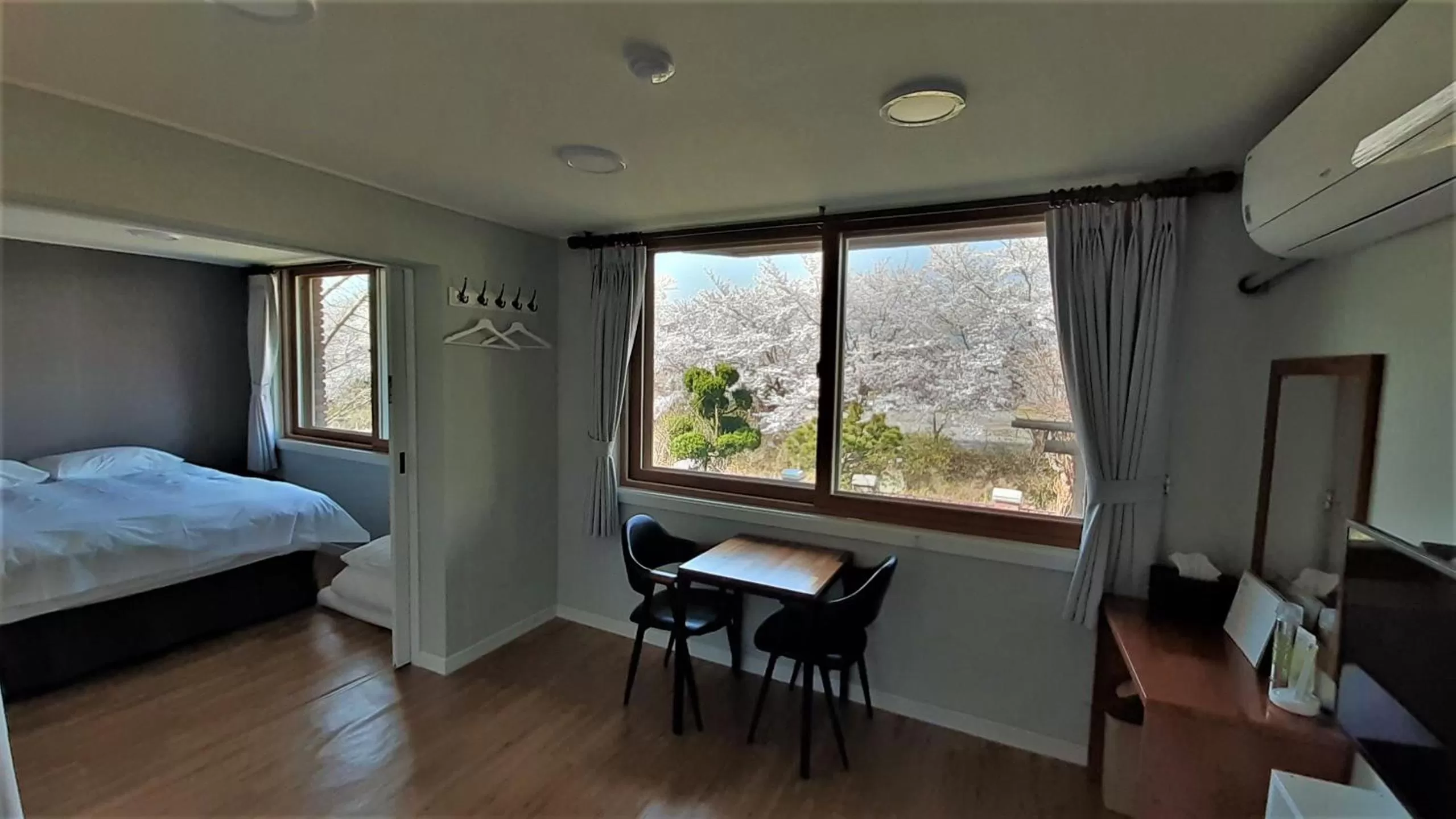 Bed in Hotel Jirisan Haetsal