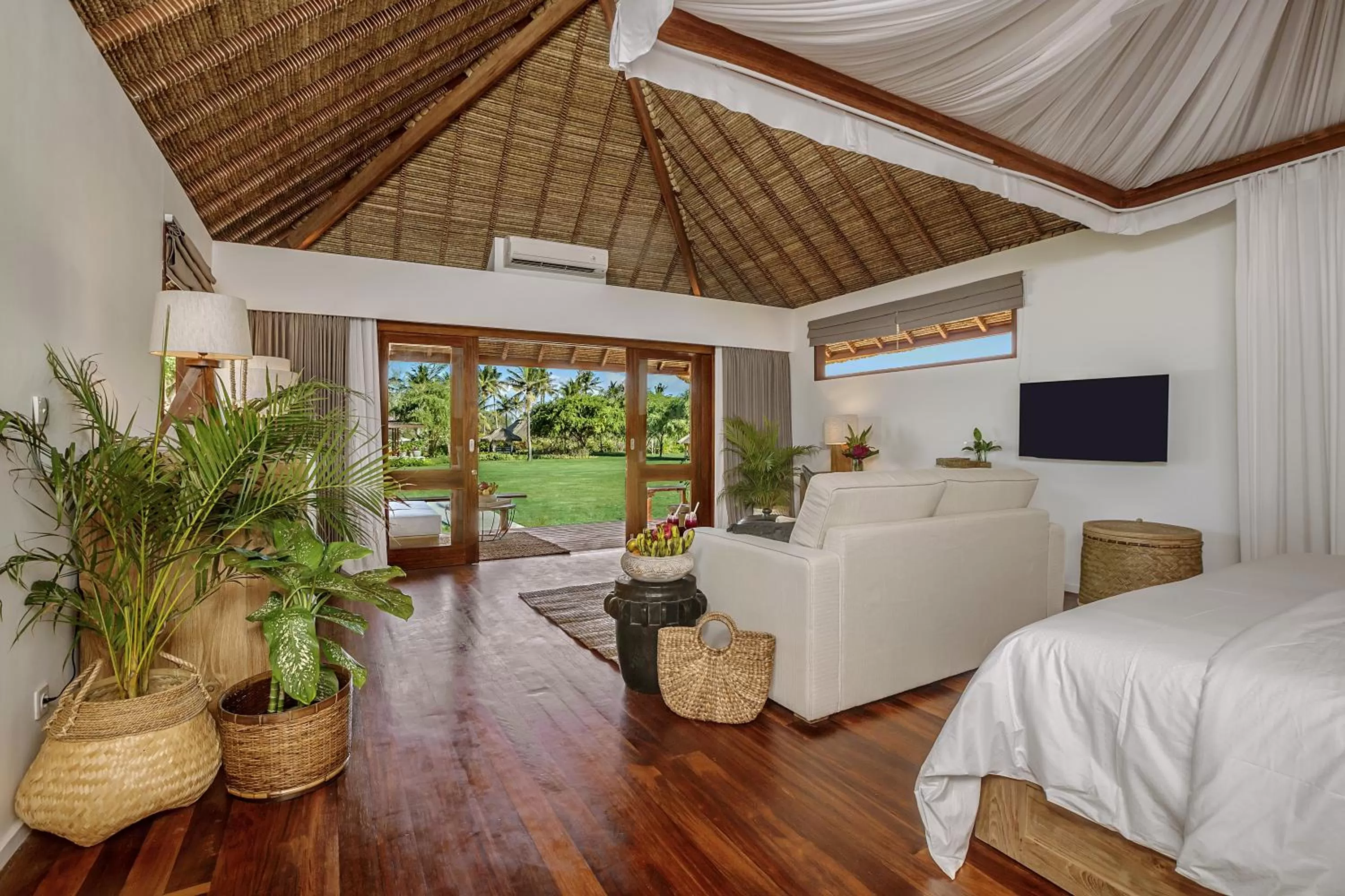 TV and multimedia, Bed in Pondok Santi Estate