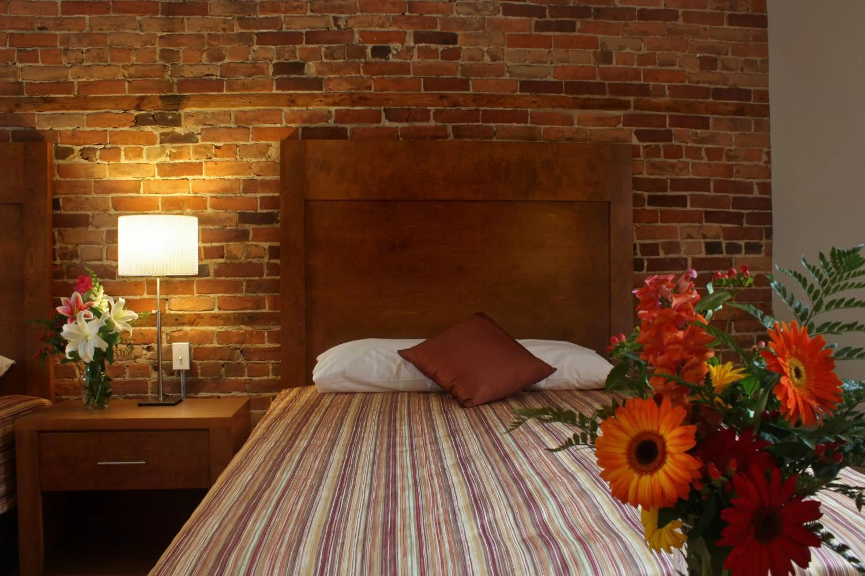 Bed in Hotel Quartier des Spectacles