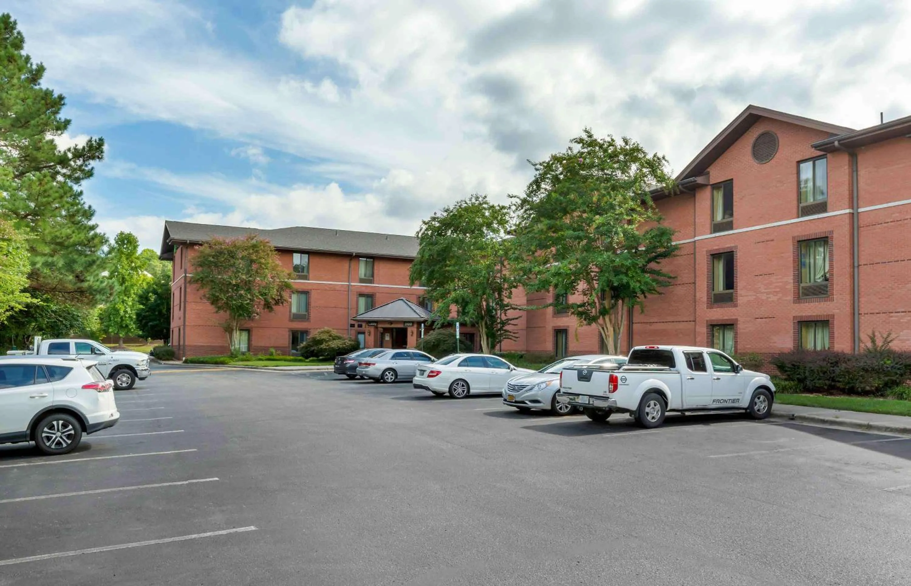 Property building in Extended Stay America Select Suites - Raleigh - Cary - Regency Parkway South