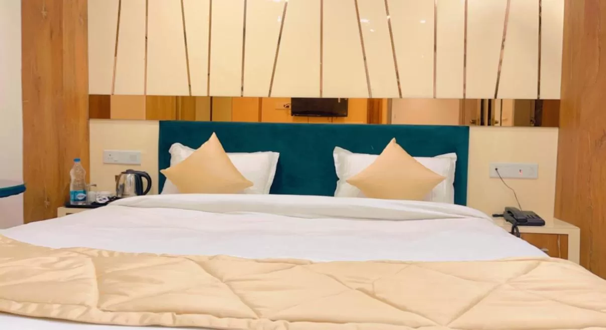 Bed in City View With Garden -5 Mins Walk From GOLDEN TEMPLE