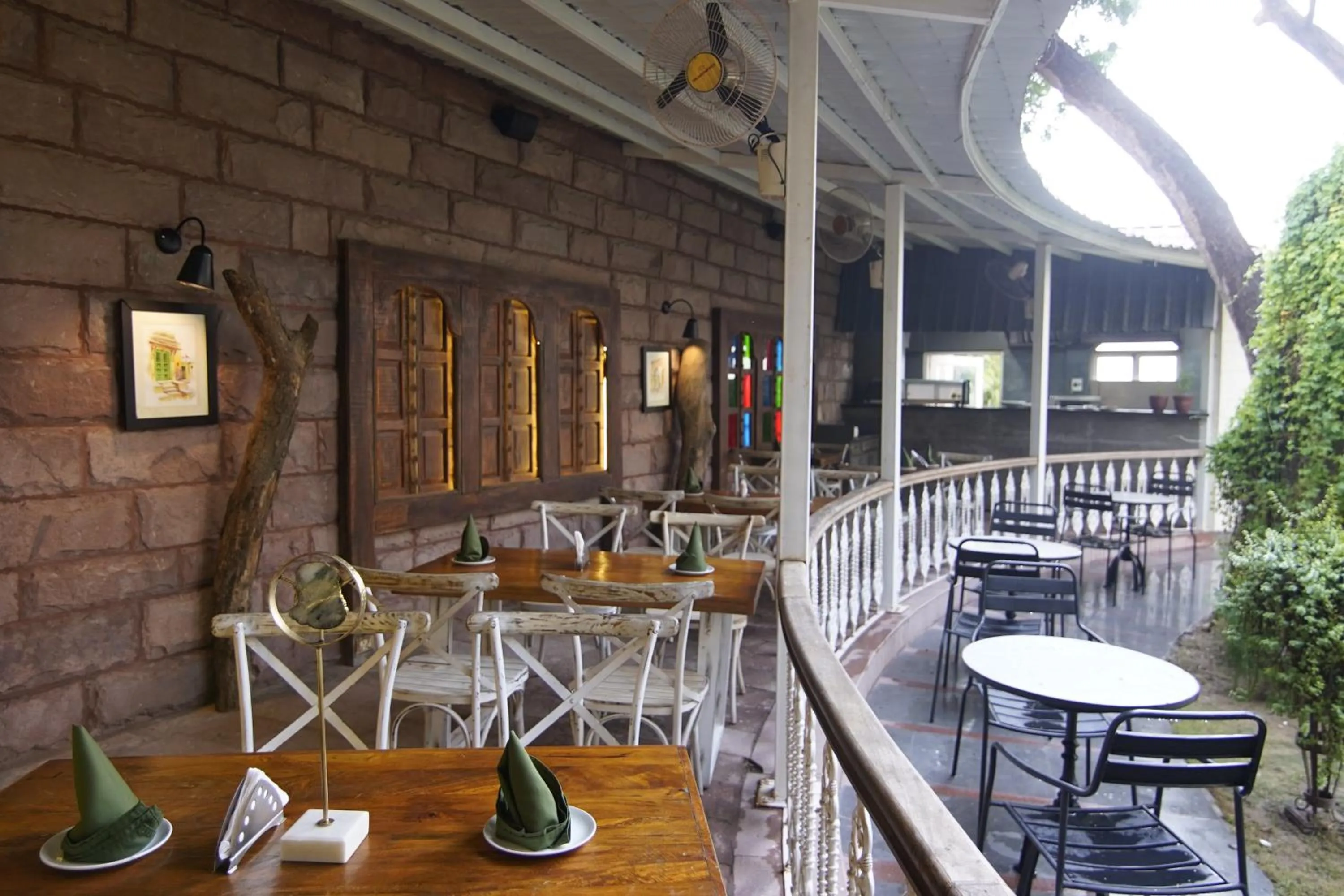 Restaurant/places to eat in Park Plaza Jodhpur