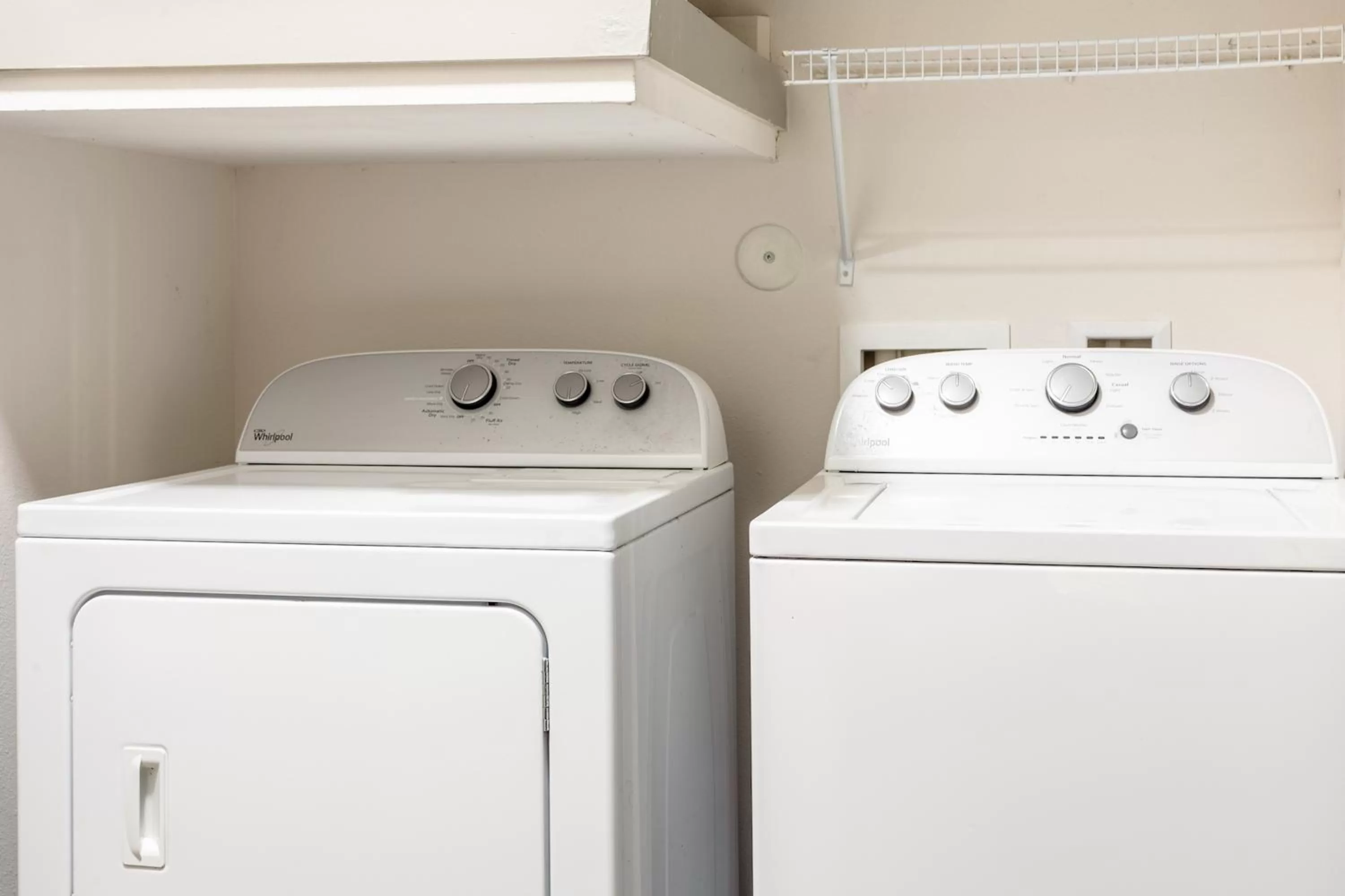 washing machine in Kasa Love Field-Medical District Dallas