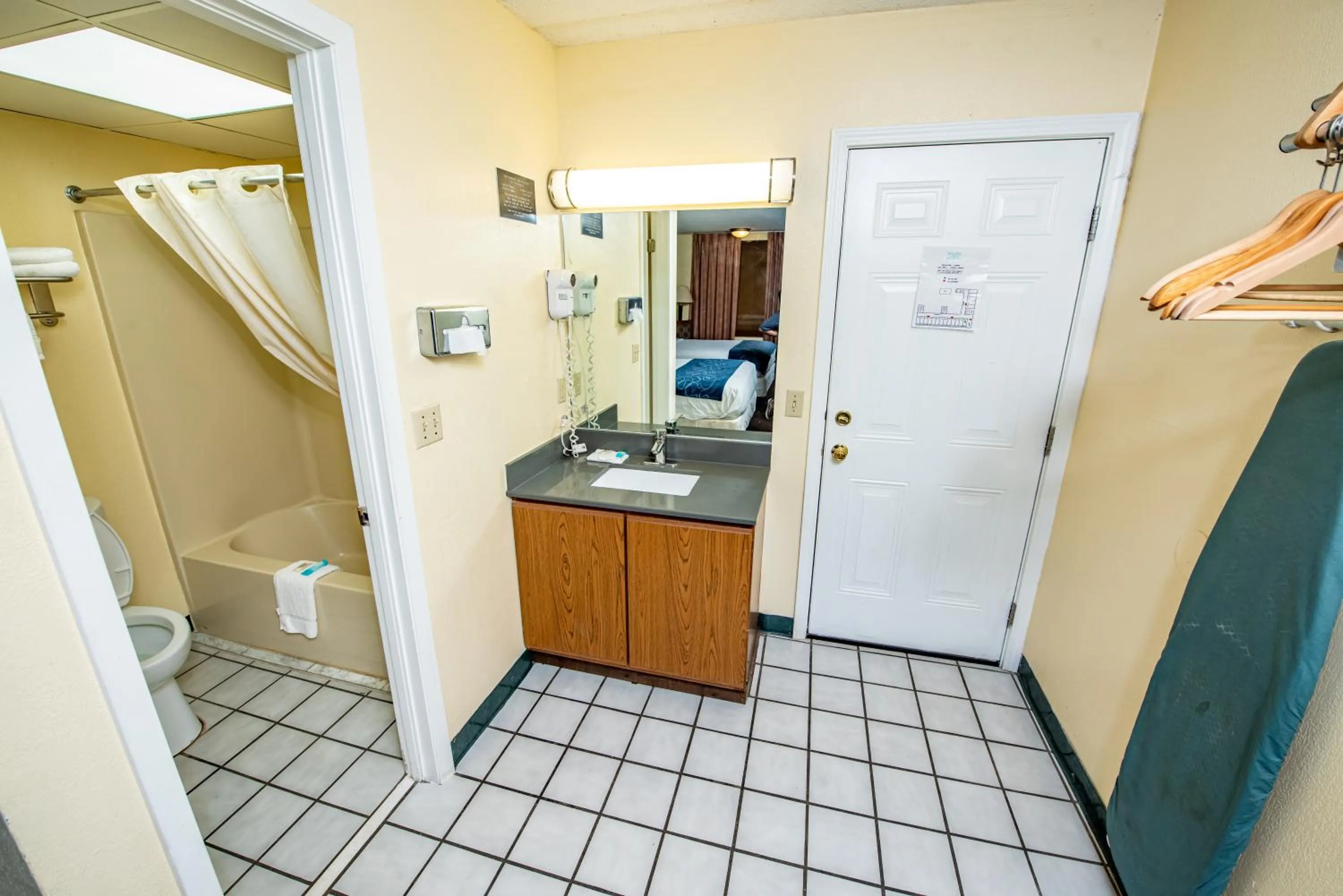 Shower in River Place Inn