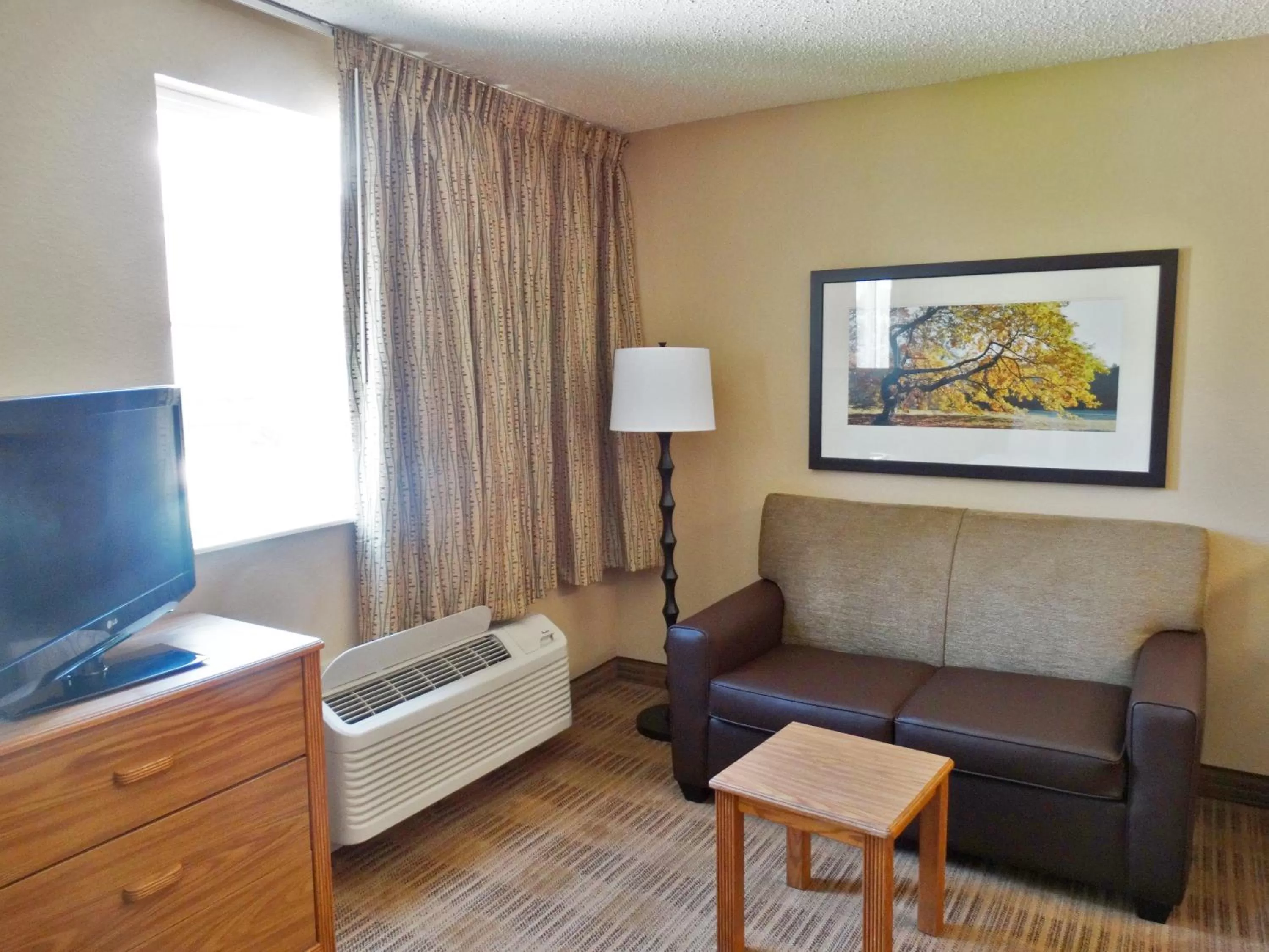 Living room in Extended Stay America Suites - Fishkill - Route 9