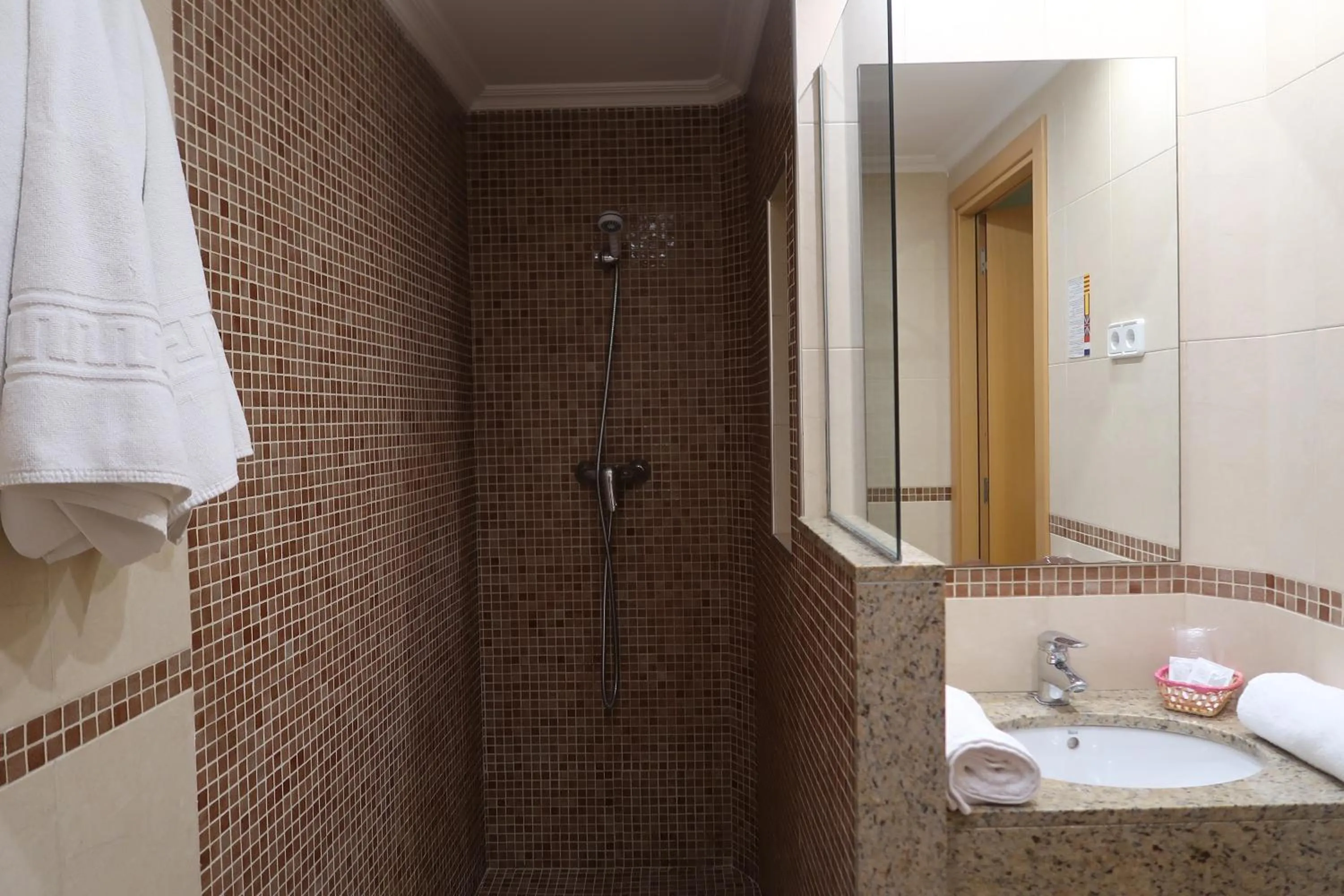 Shower in El Camí Hotel