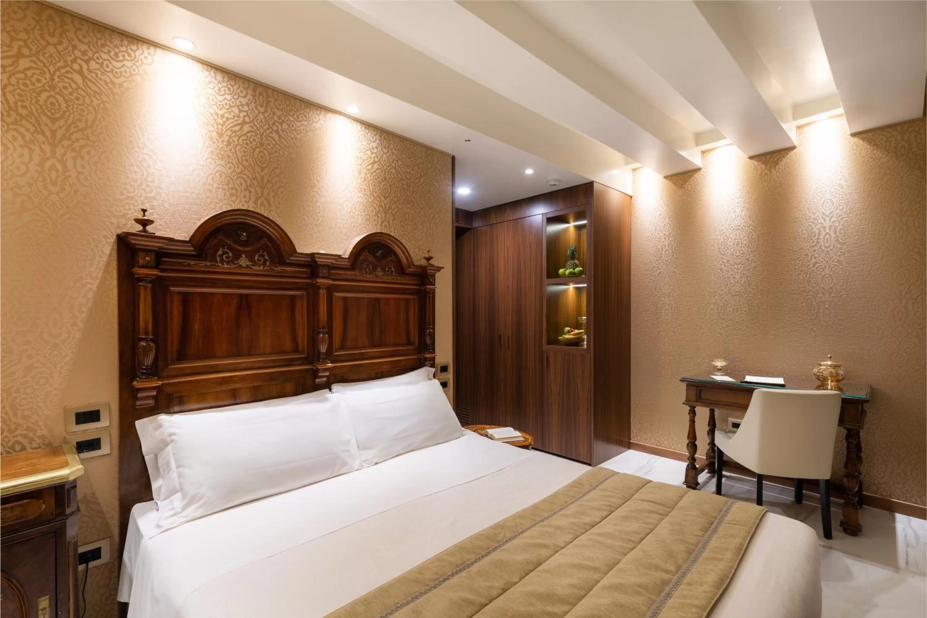 Photo of the whole room, Bed in Palazzo San Lorenzo