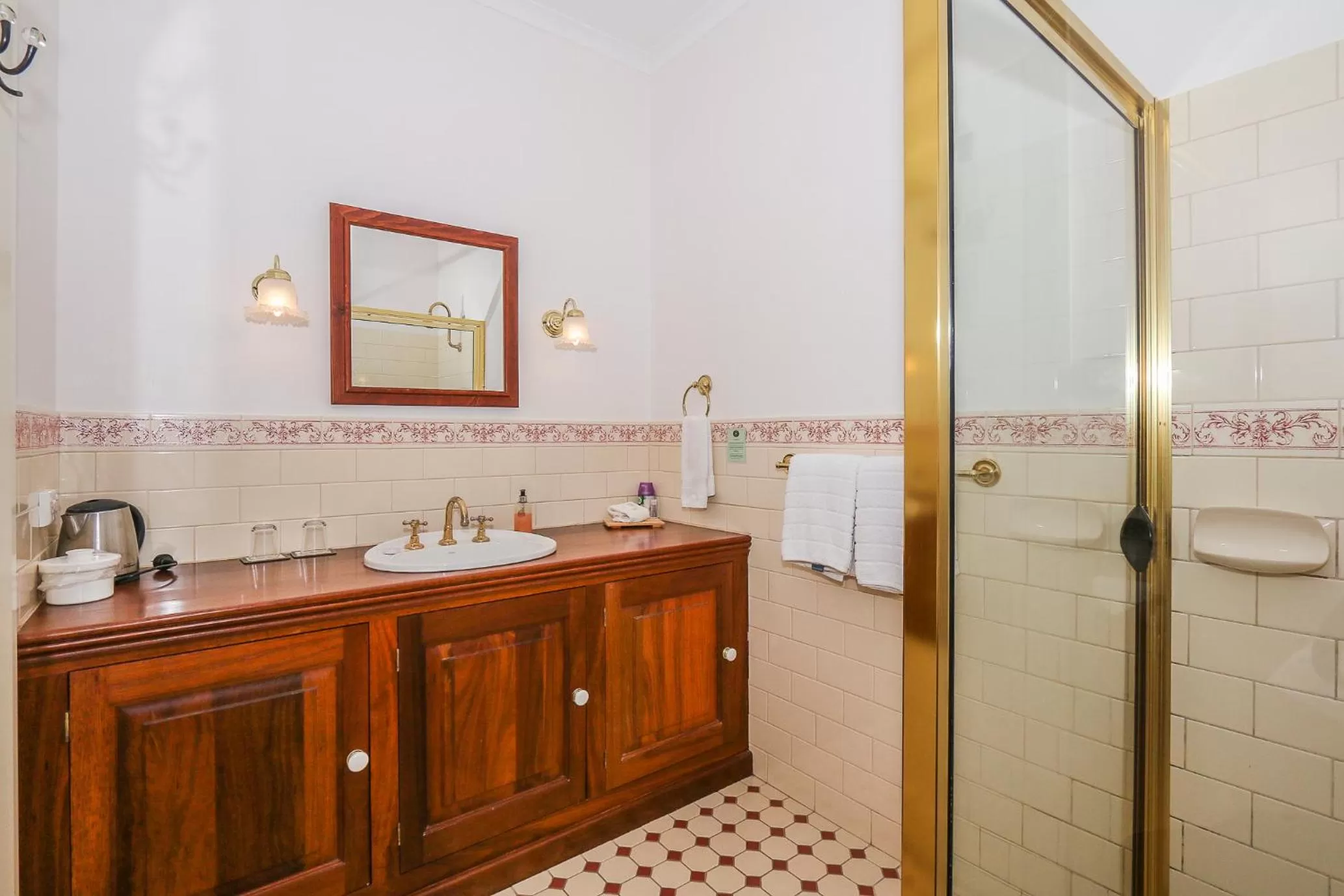 Bathroom in Rosebridge House Bed & Breakfast Adult Retreat