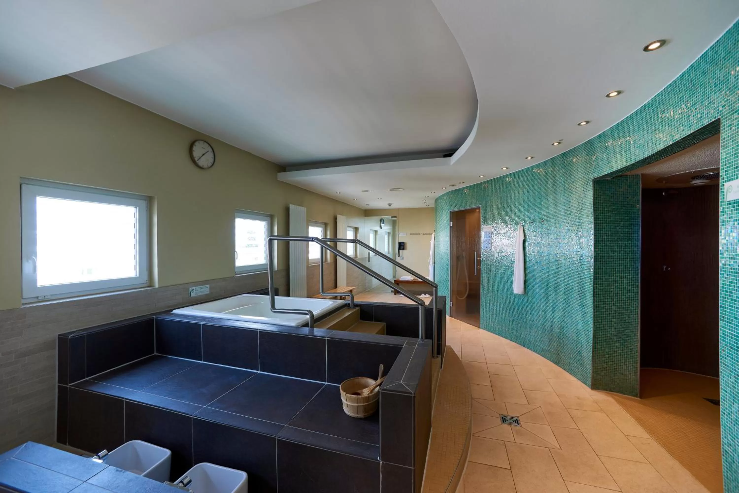 Fitness centre/facilities, Bed in Holiday Inn Berlin Airport - Conference Centre by IHG