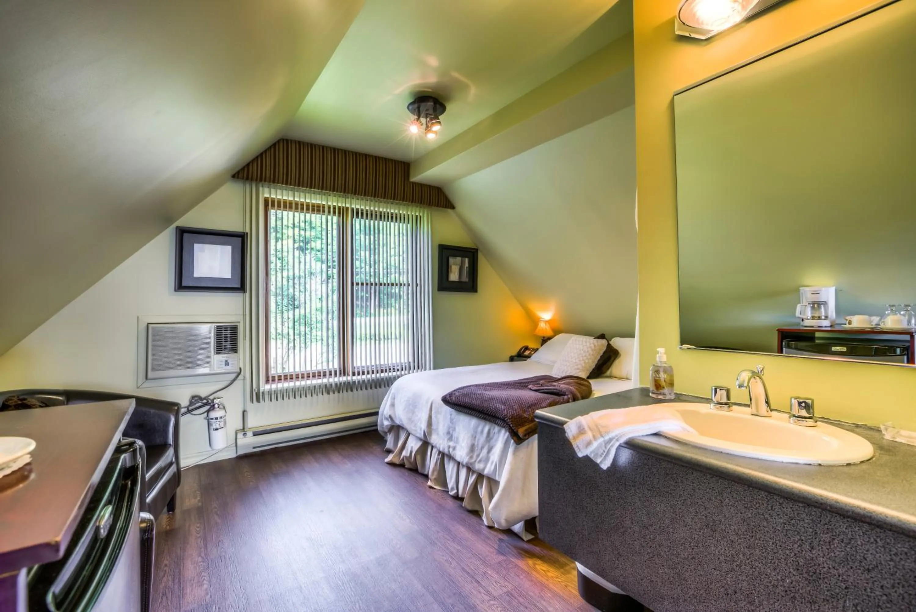 Bed in Auberge Baker