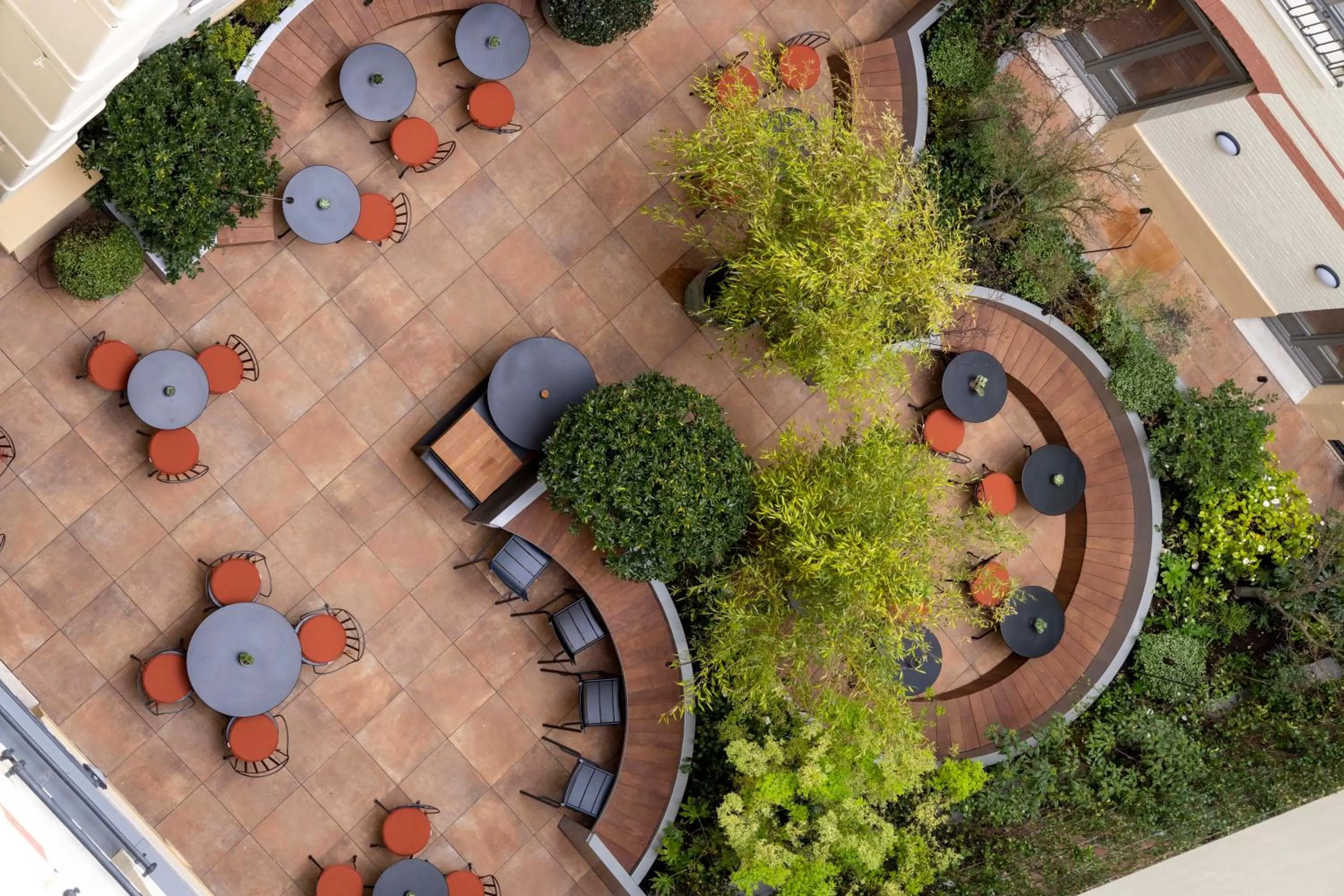 Patio in Victoria Palace Hotel