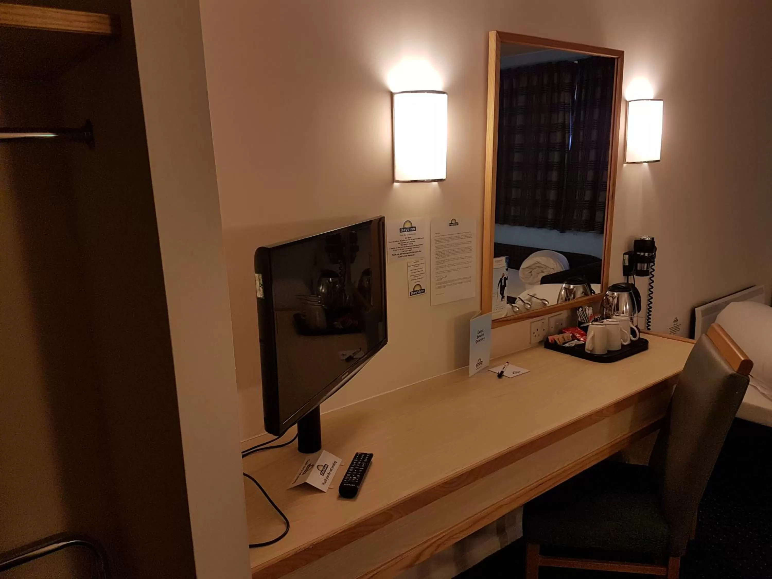 TV and multimedia in Days Inn Sutton Scotney North