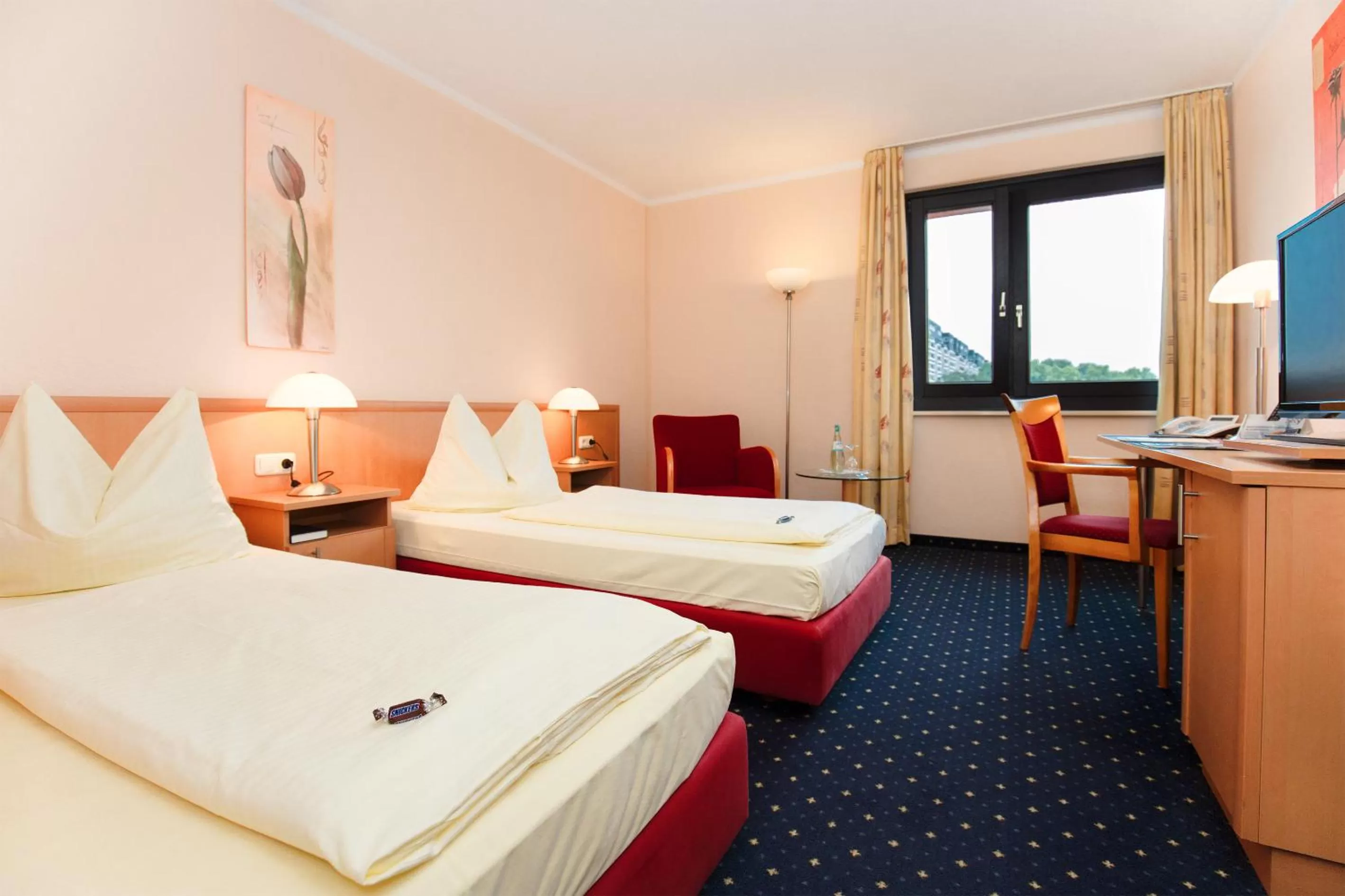 Photo of the whole room, Bed in Montana Parkhotel Marl