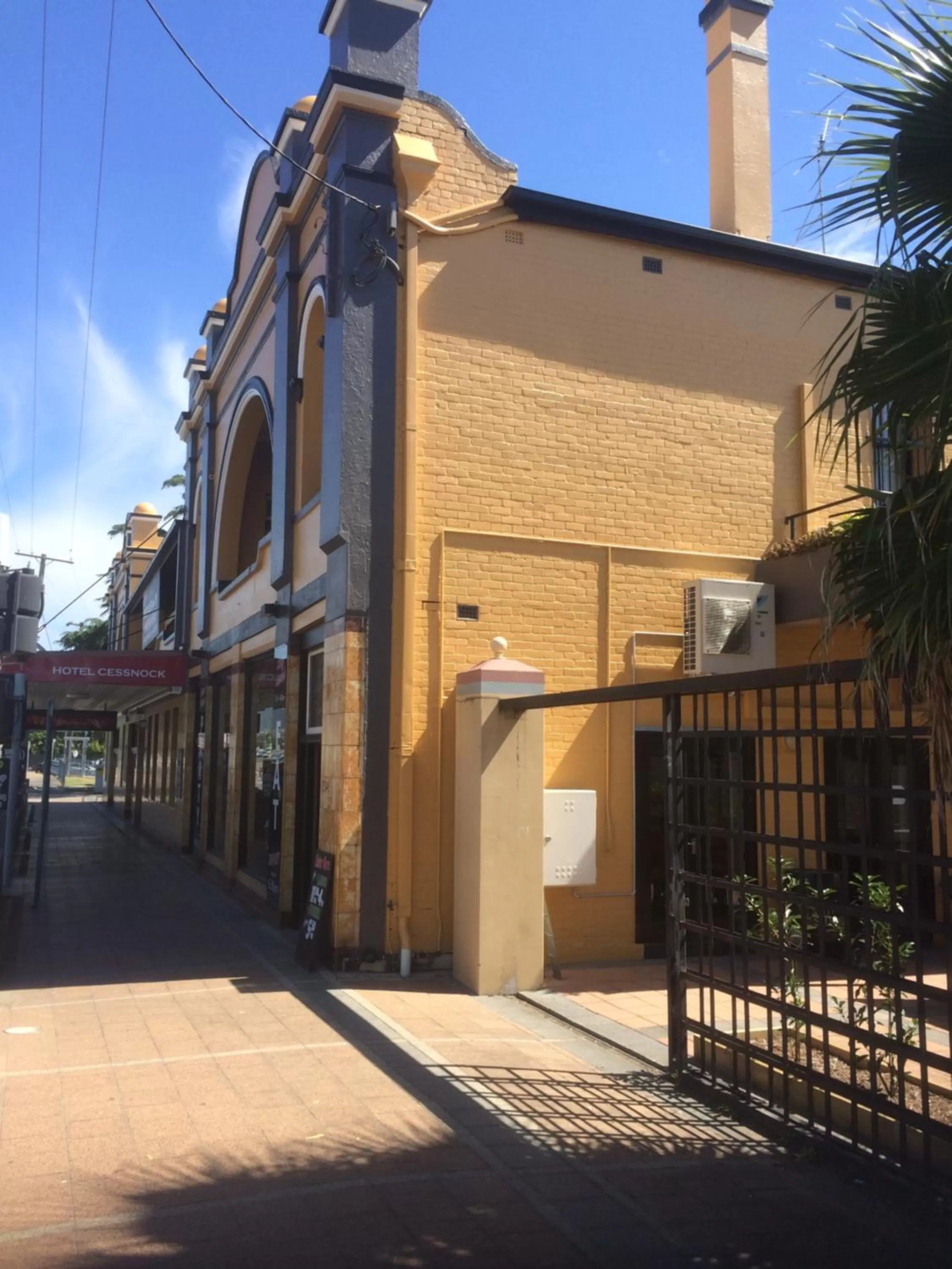 Property building in Hotel Cessnock