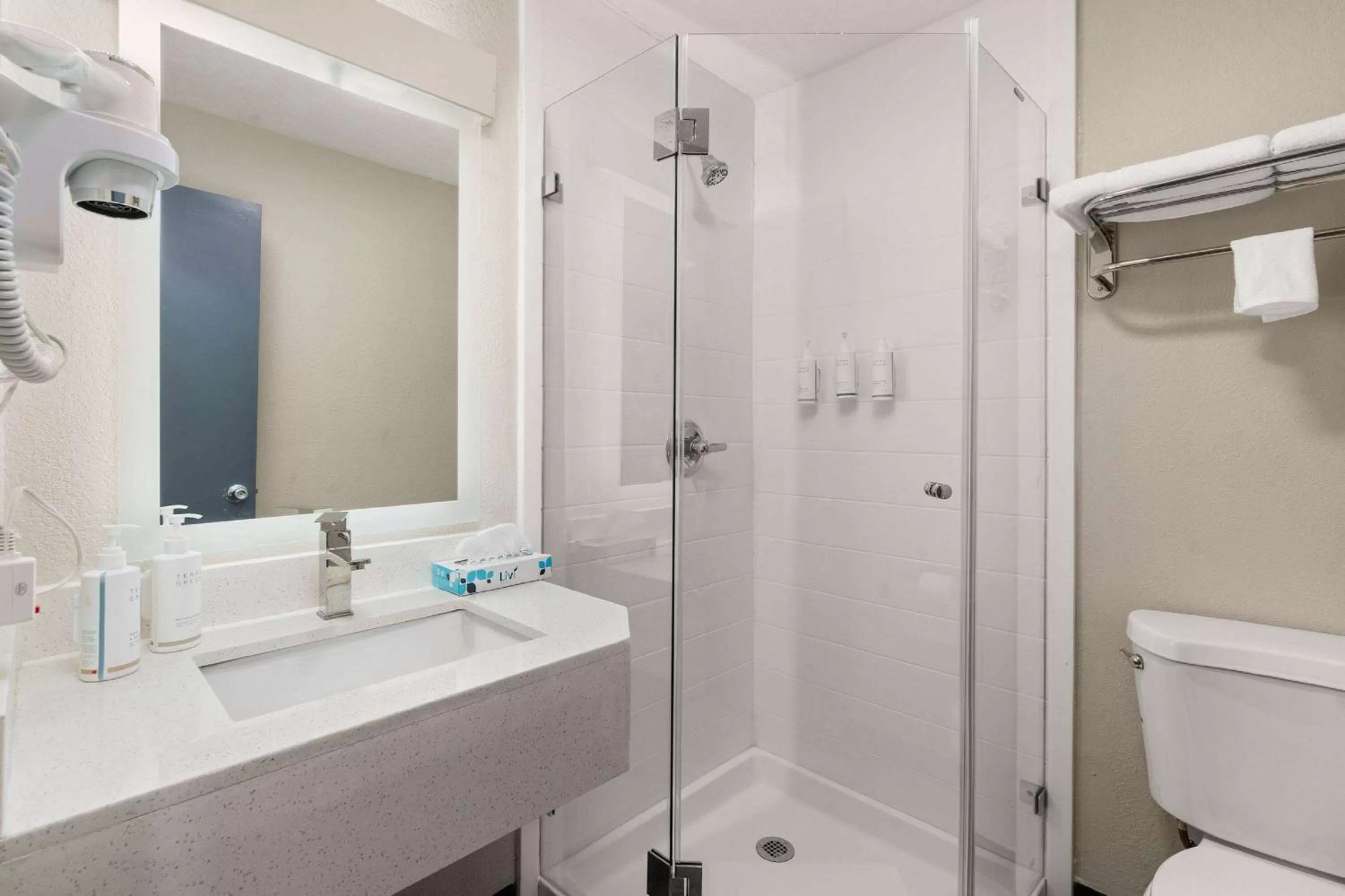 TV and multimedia in Days-Inn by Wyndham Albuquerque I-25