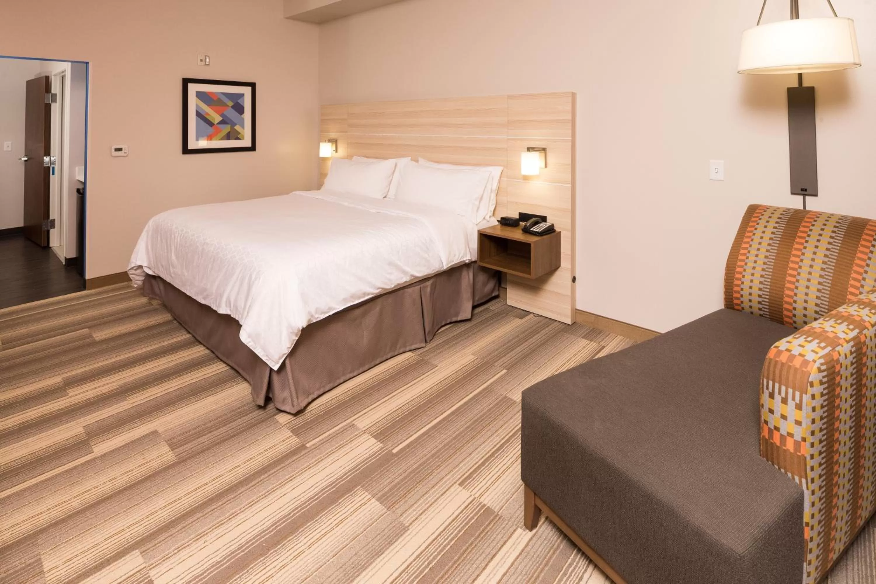 Photo of the whole room, Bed in Holiday Inn Express & Suites - Auburn by IHG