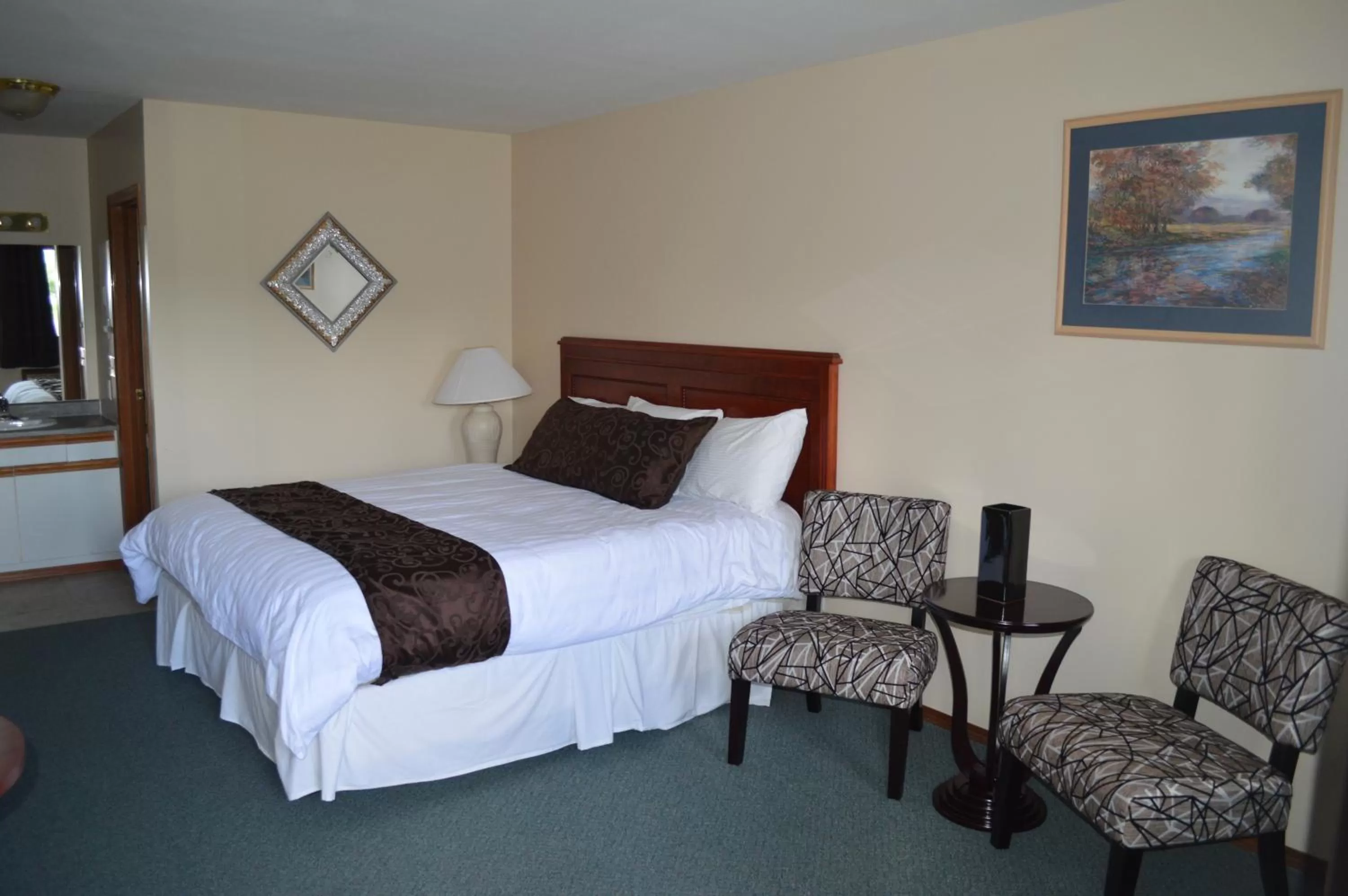 King Room with Spa Bath in Mary's Motel