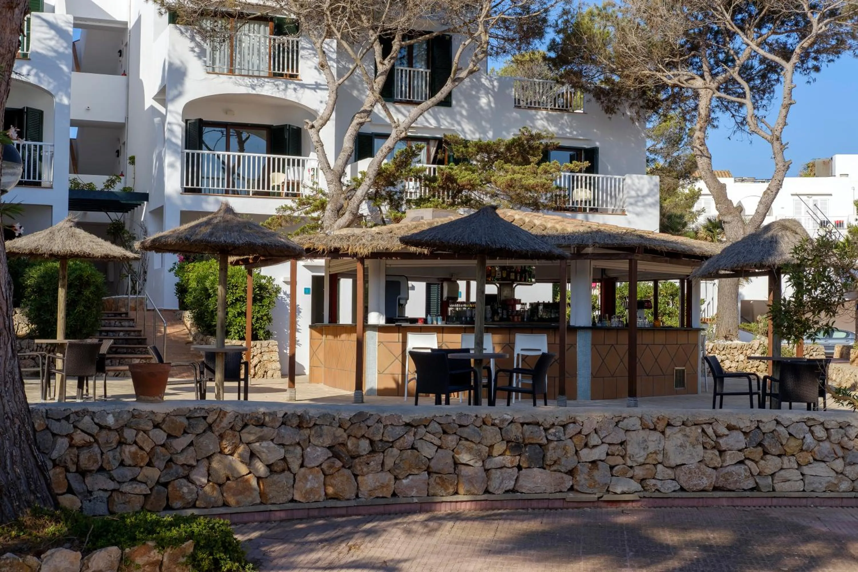 Lounge or bar in Alua Suites Las Rocas