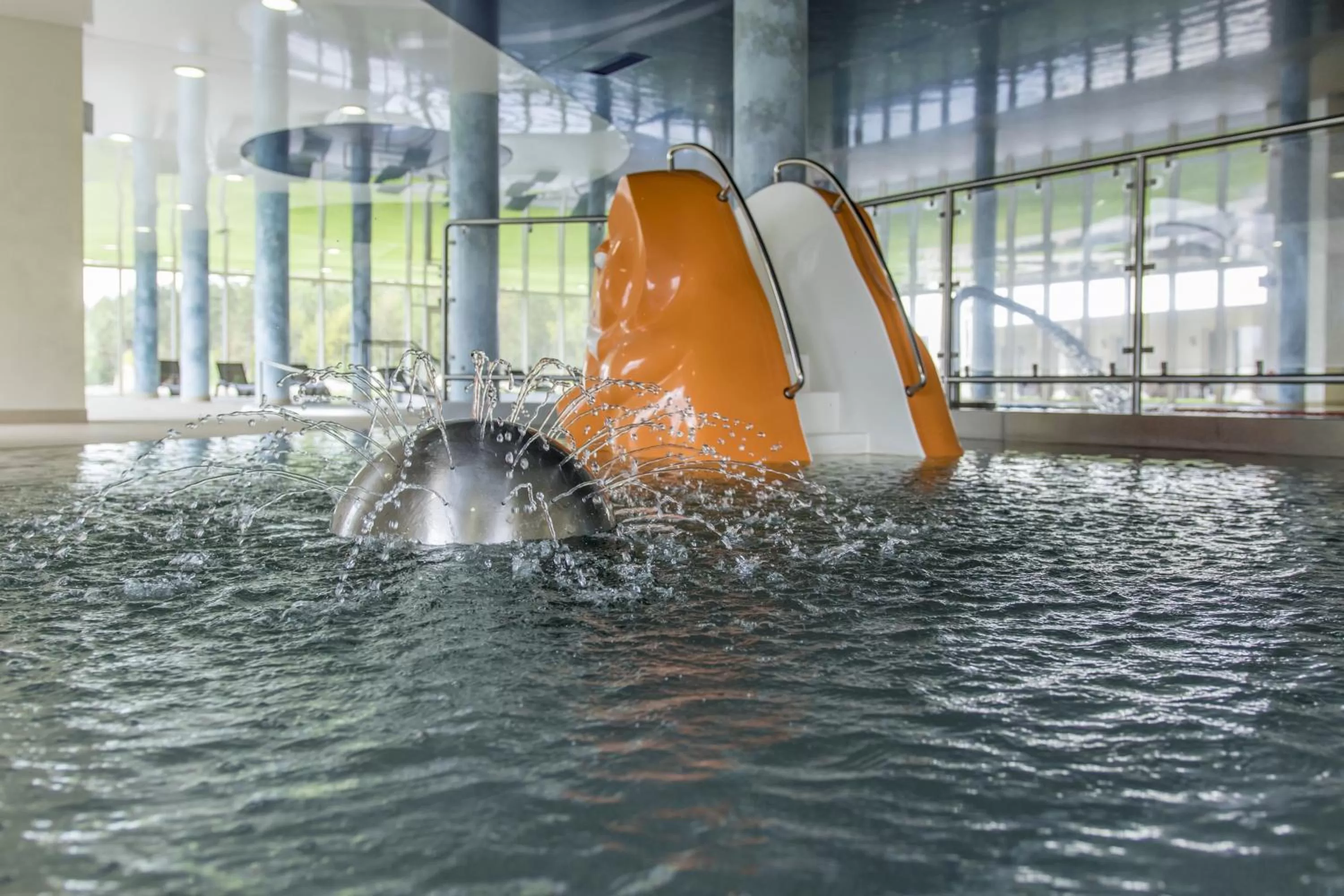Swimming pool in Hotel Kiston
