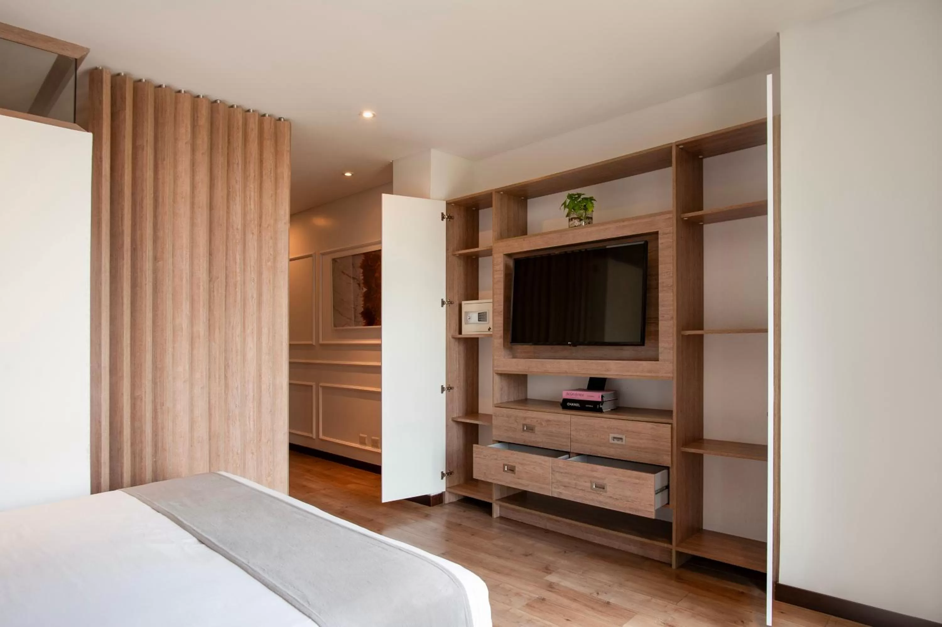 Photo of the whole room, Bed in Hemma Bogotá Country Luxury Suites Hotel