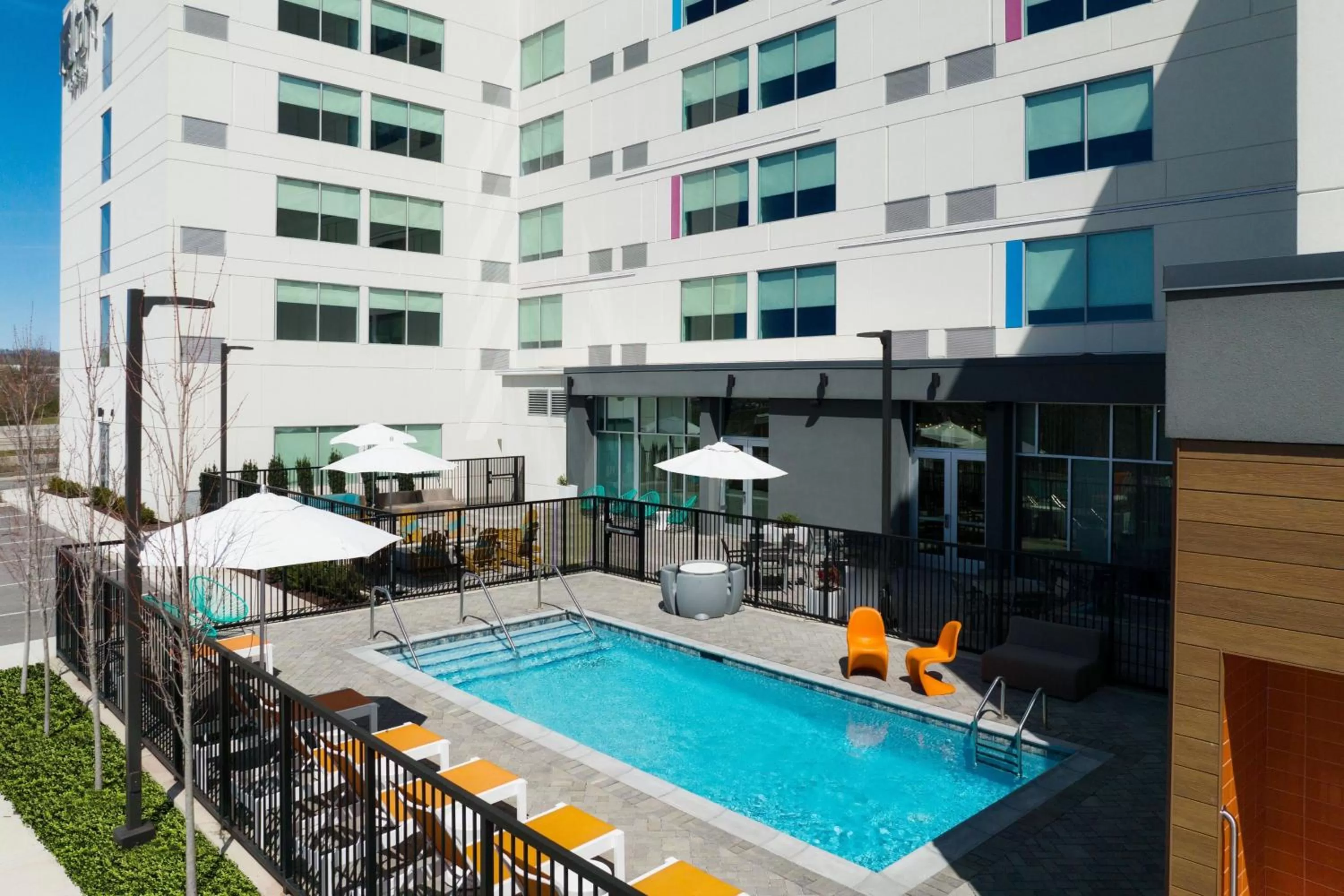 Swimming pool in Aloft Knoxville West