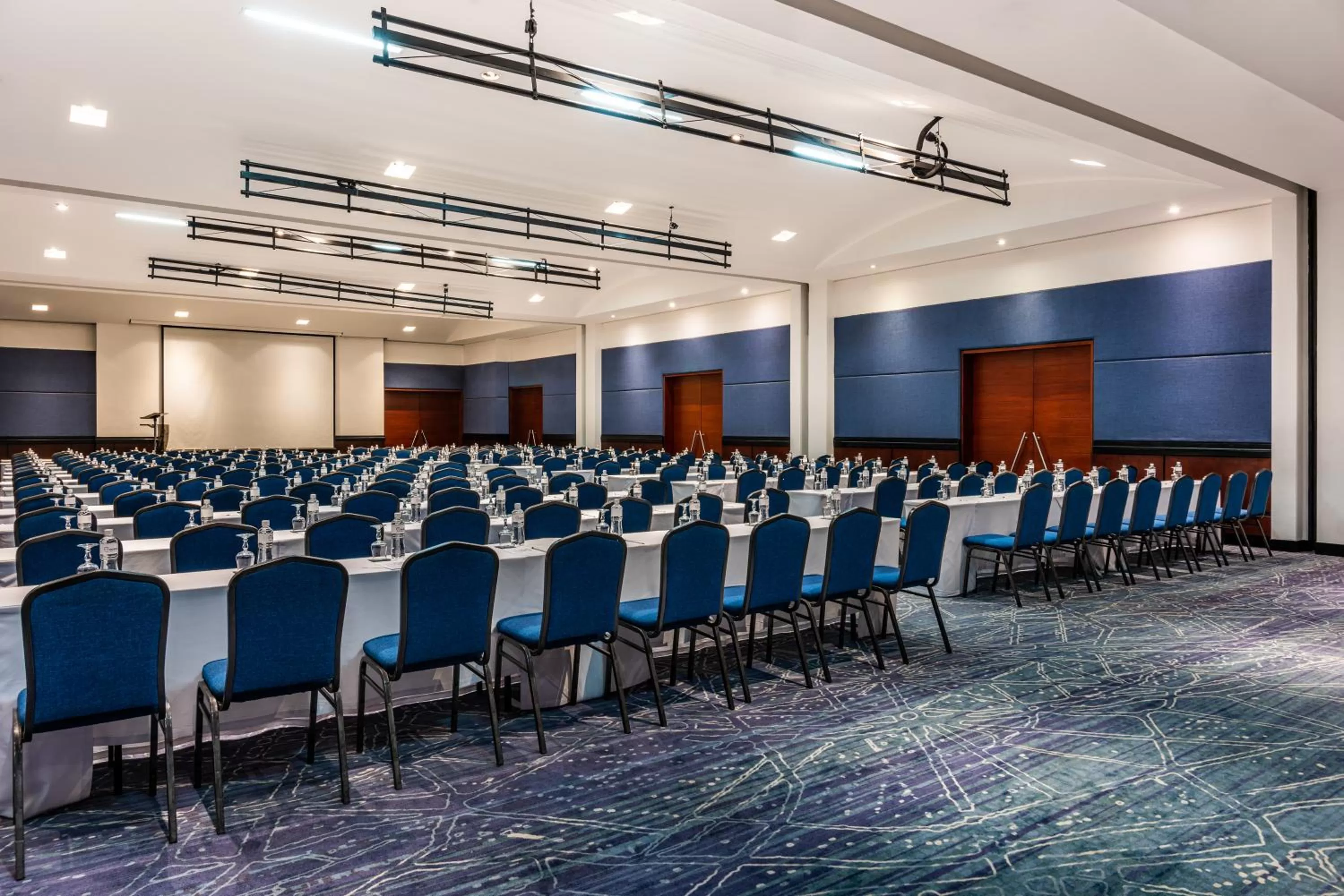 Meeting/conference room in Cosmos 100 Hotel & Centro de Convenciones - Hoteles Cosmos
