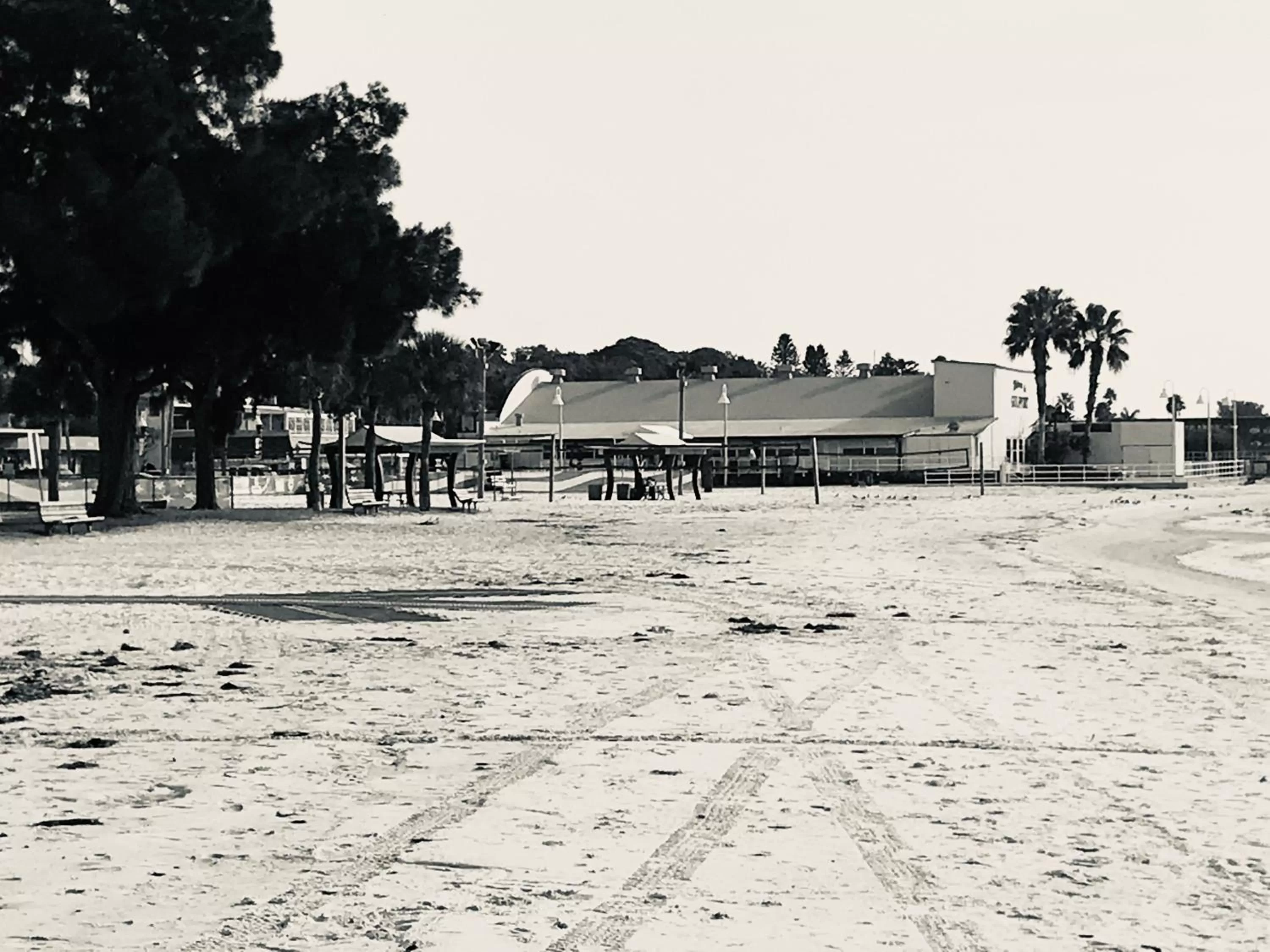 Natural landscape, Property Building in Sea Breeze Manor Inn