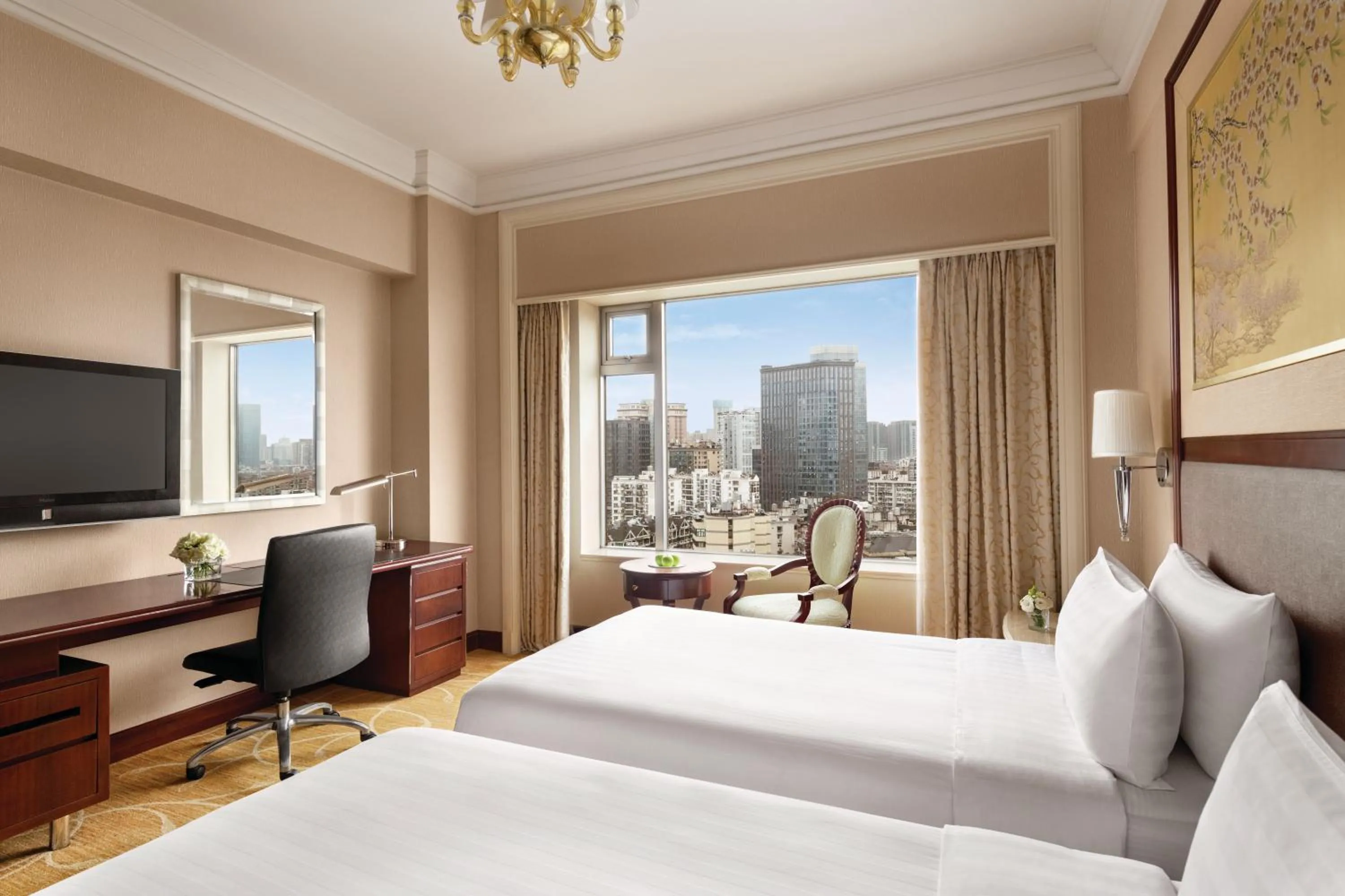 Photo of the whole room in Shangri-La Hotel, Wuhan