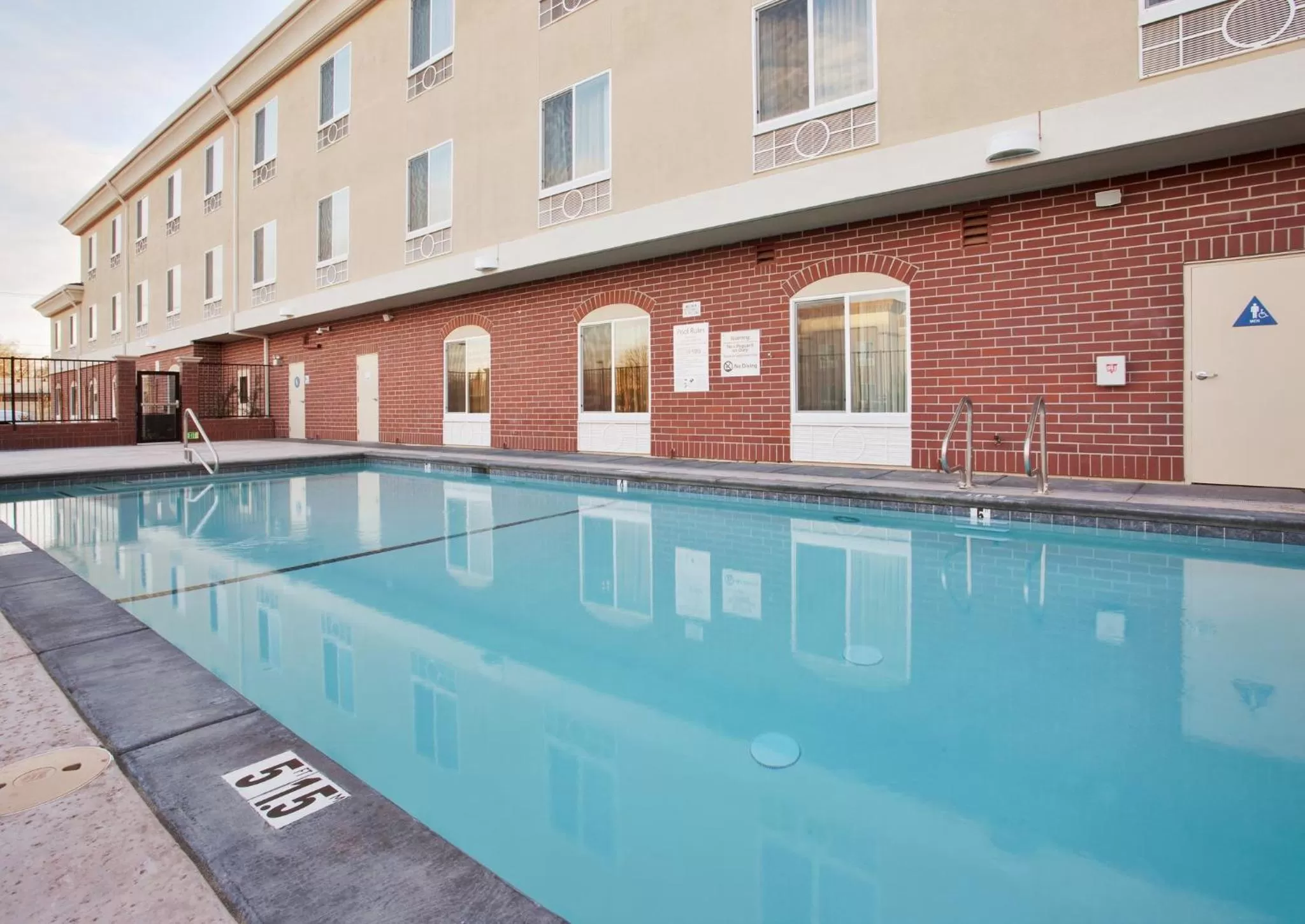 Swimming pool in Holiday Inn Express & Suites Sacramento NE Cal Expo by IHG