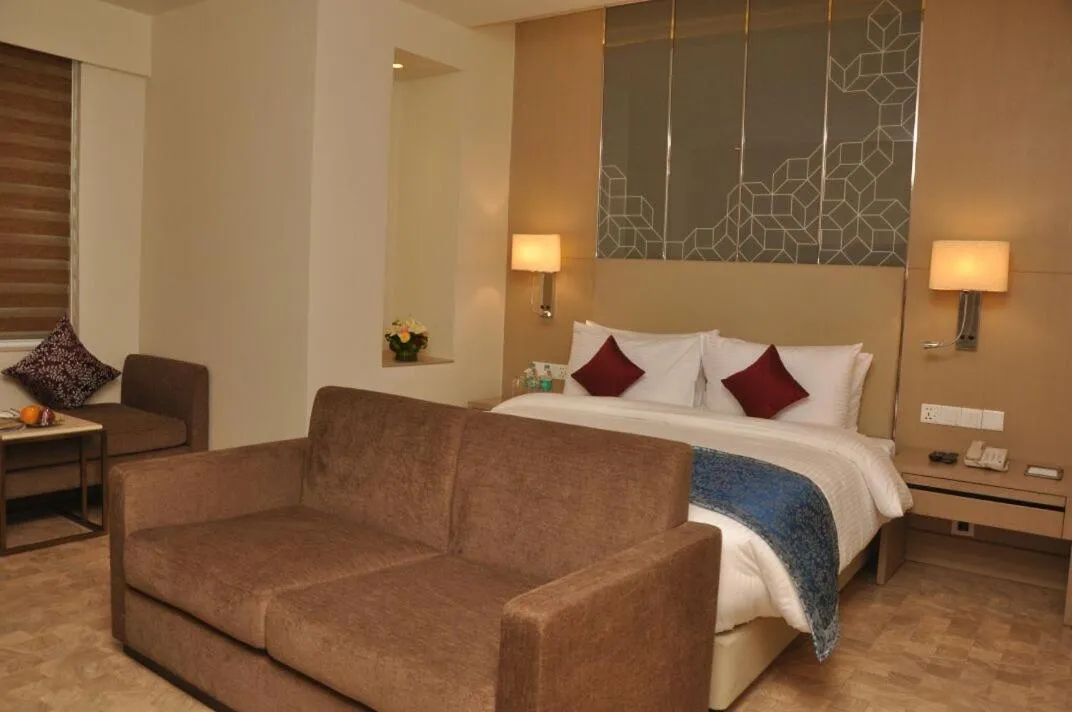 Photo of the whole room, Bed in Days Hotel Jaipur Tonk Road By Wyndham