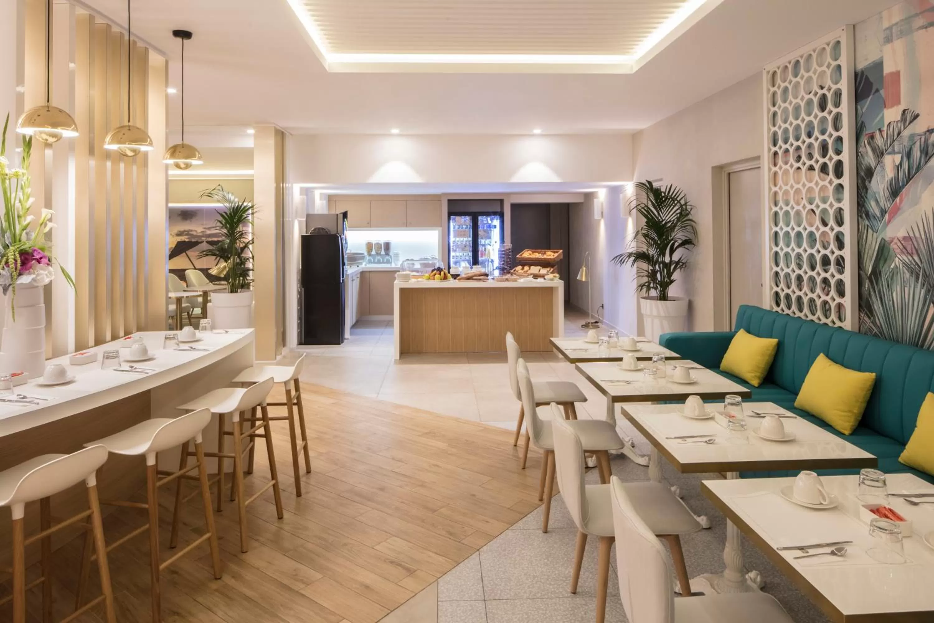 Restaurant/places to eat in Mercure Villeneuve Loubet Plage