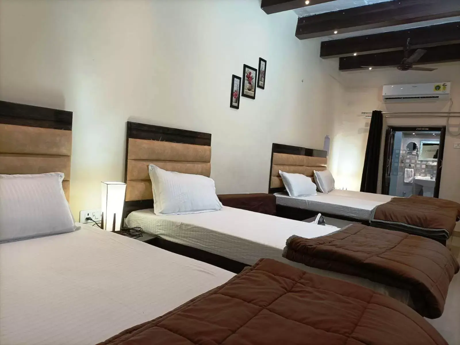 Family Room in Foreigners Inn Family Room in Foreigners Inn