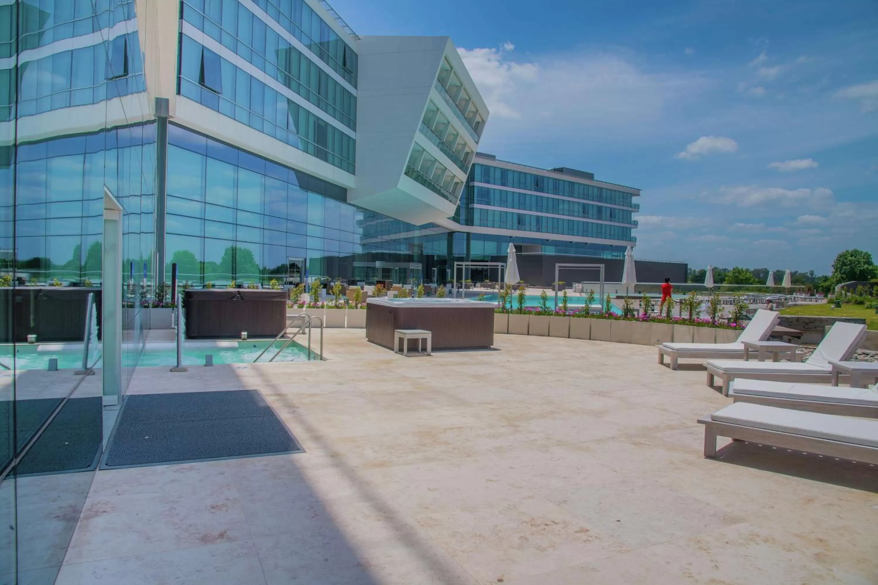 Property building in Hilton Pilar